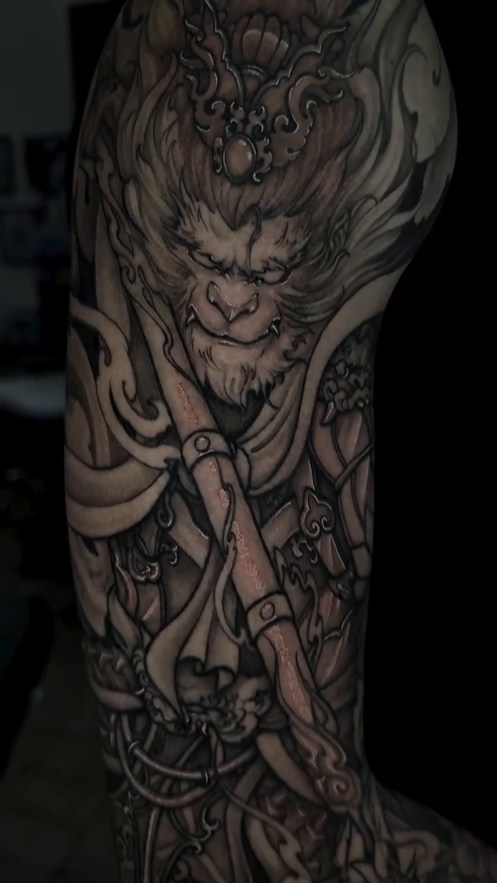 Tattoo by @dii_9dragons β japanese_irezumi, black_and_grey