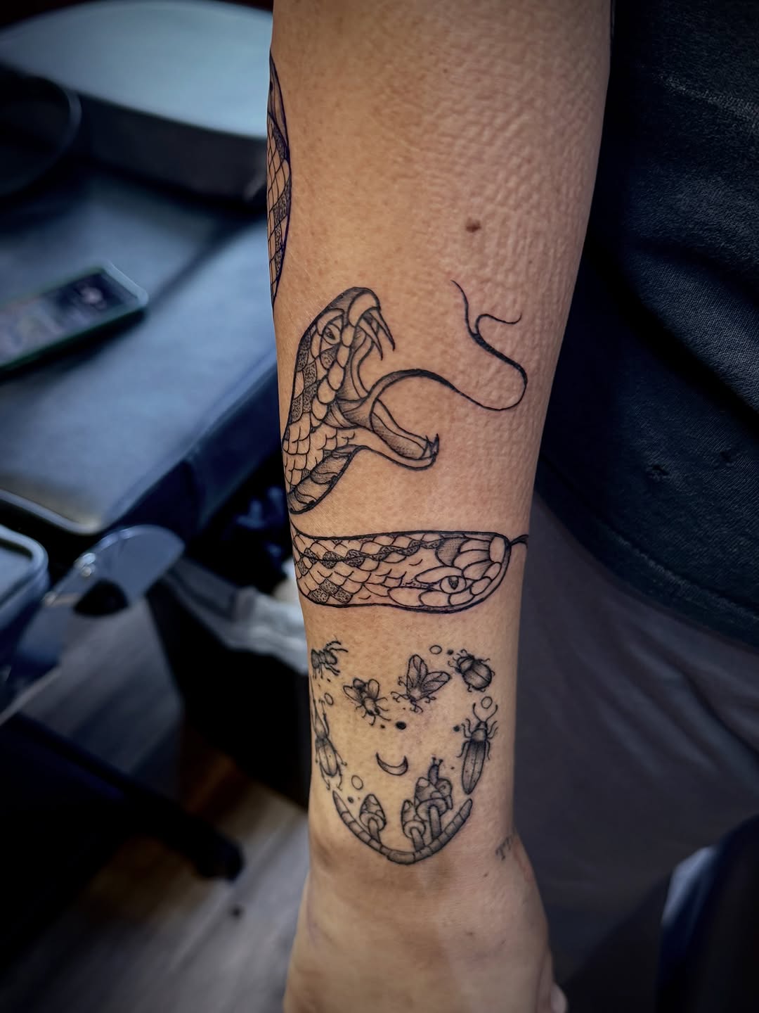 Tattoo by @steviesbook — black_and_grey, illustrative