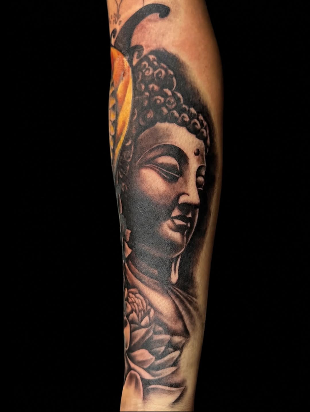 Tattoo by @rickysbangerink โ realism, black_and_grey