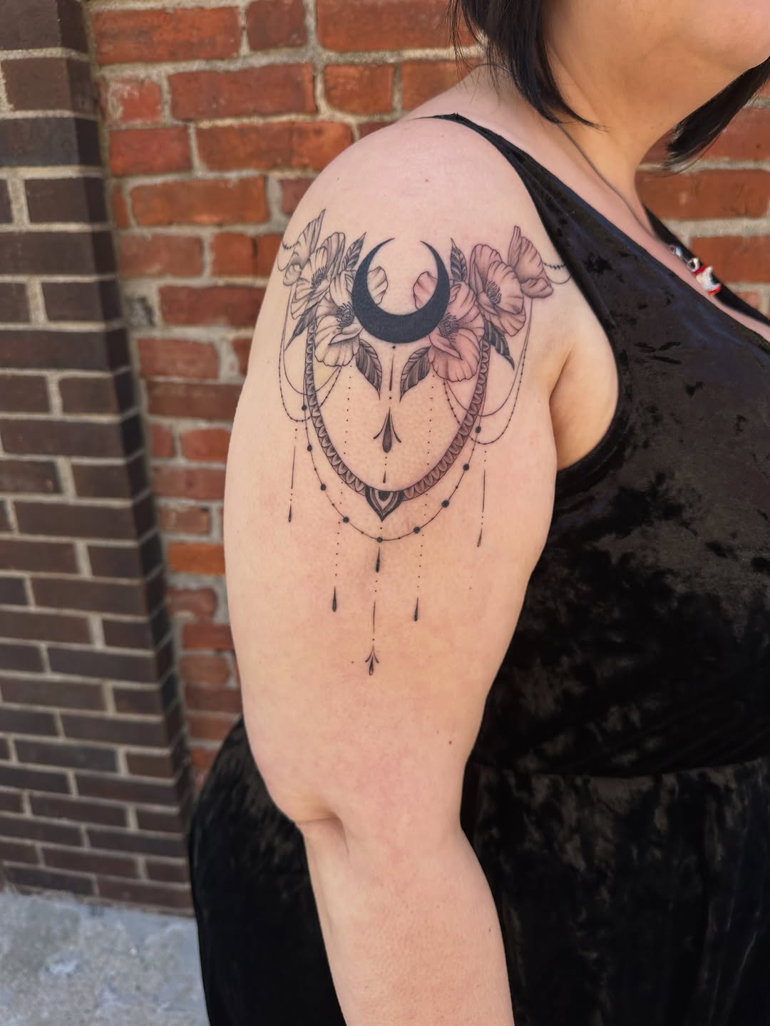 Tattoo by @allhailtattoos_ — fine_line, ornamental