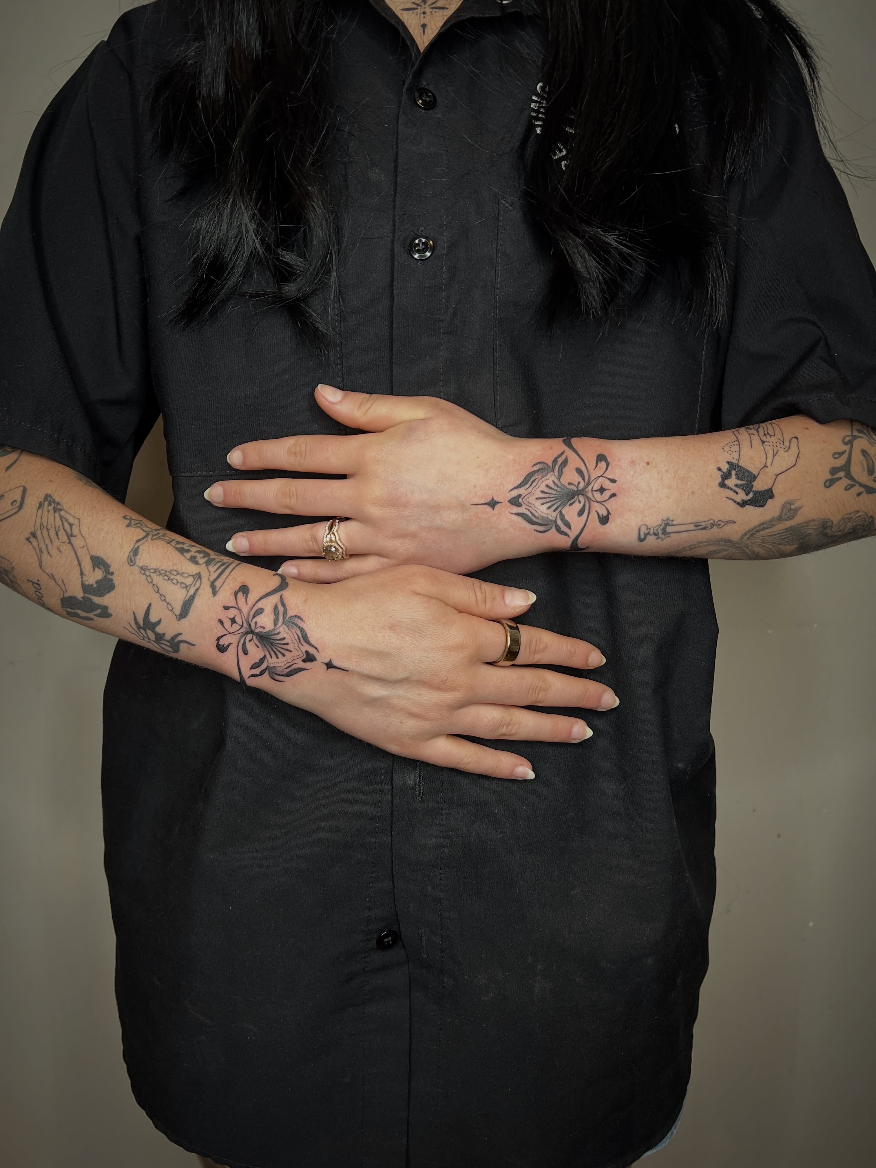 Floral black and grey tattoo on the forearm by Elleree (LRE)