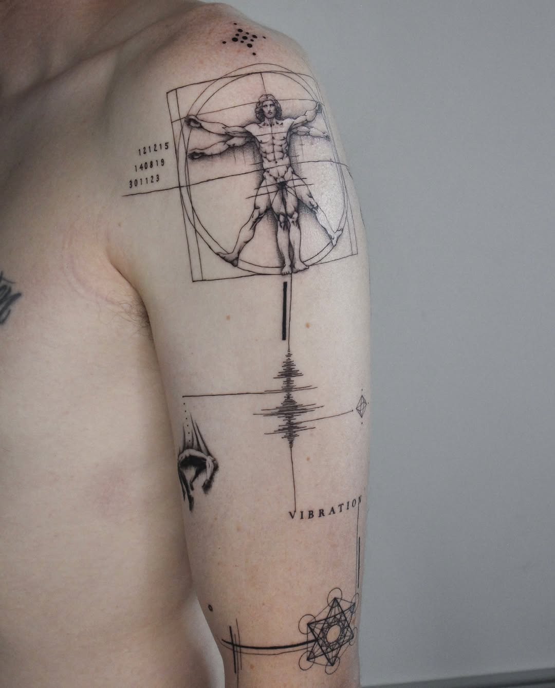 Tattoo by @ej.mireu_ink — black_and_grey, geometric