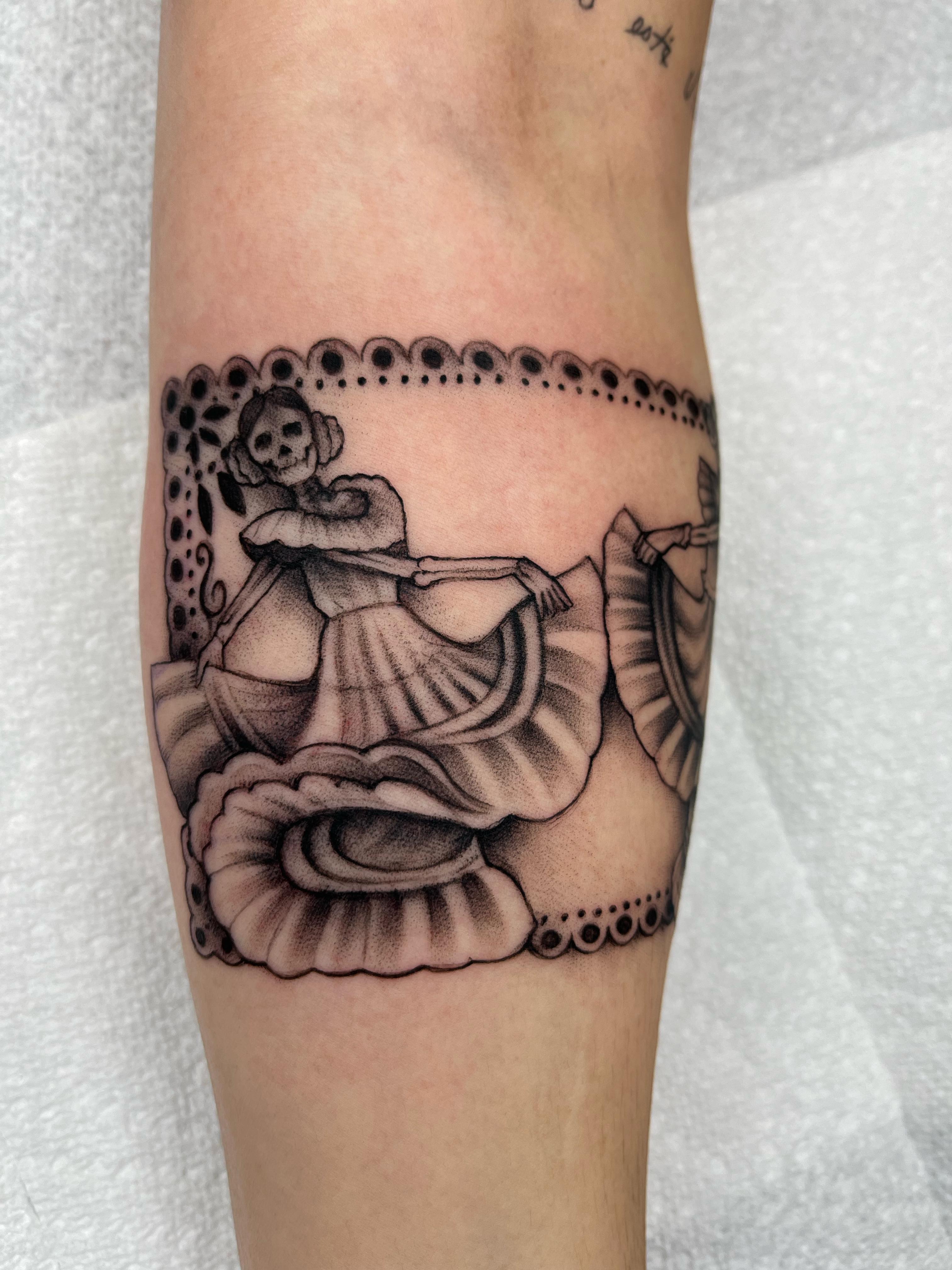 Tattoo by @lrlozano — black_and_grey, dotwork