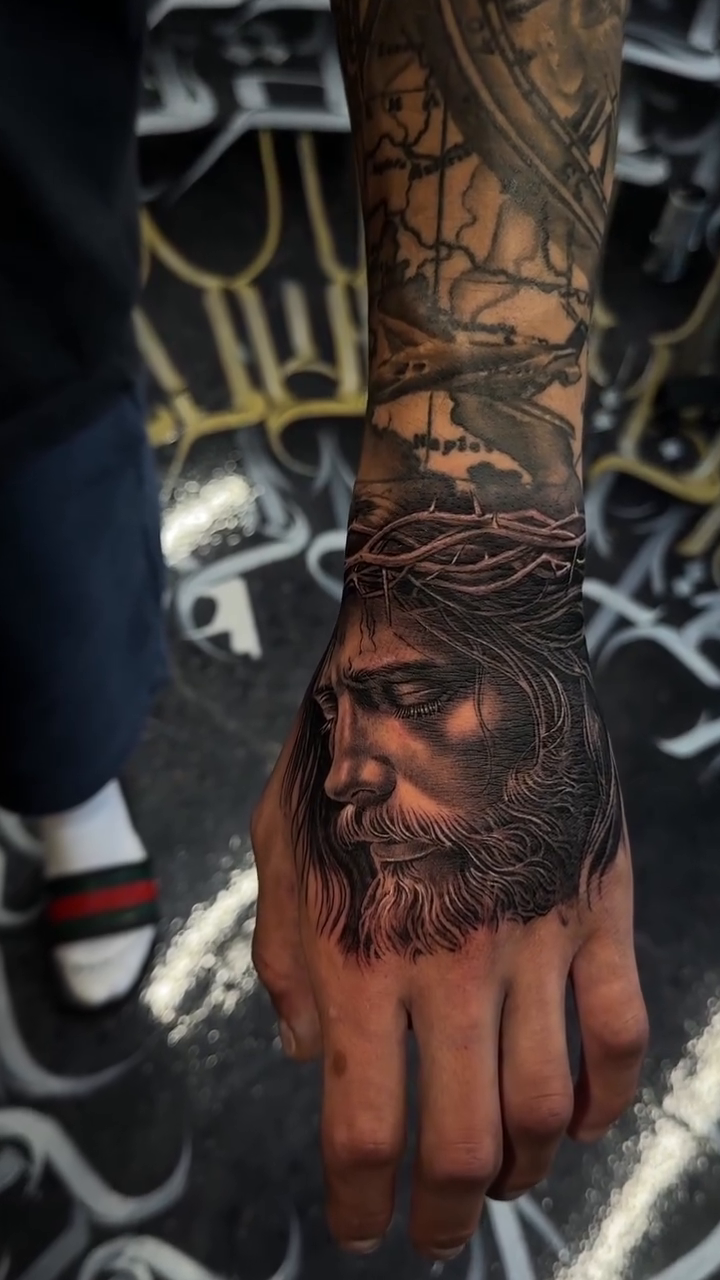 Jesus Christ portrait realism tattoo by Gee Lagunas 🇲🇽, Springfield, Virginia
