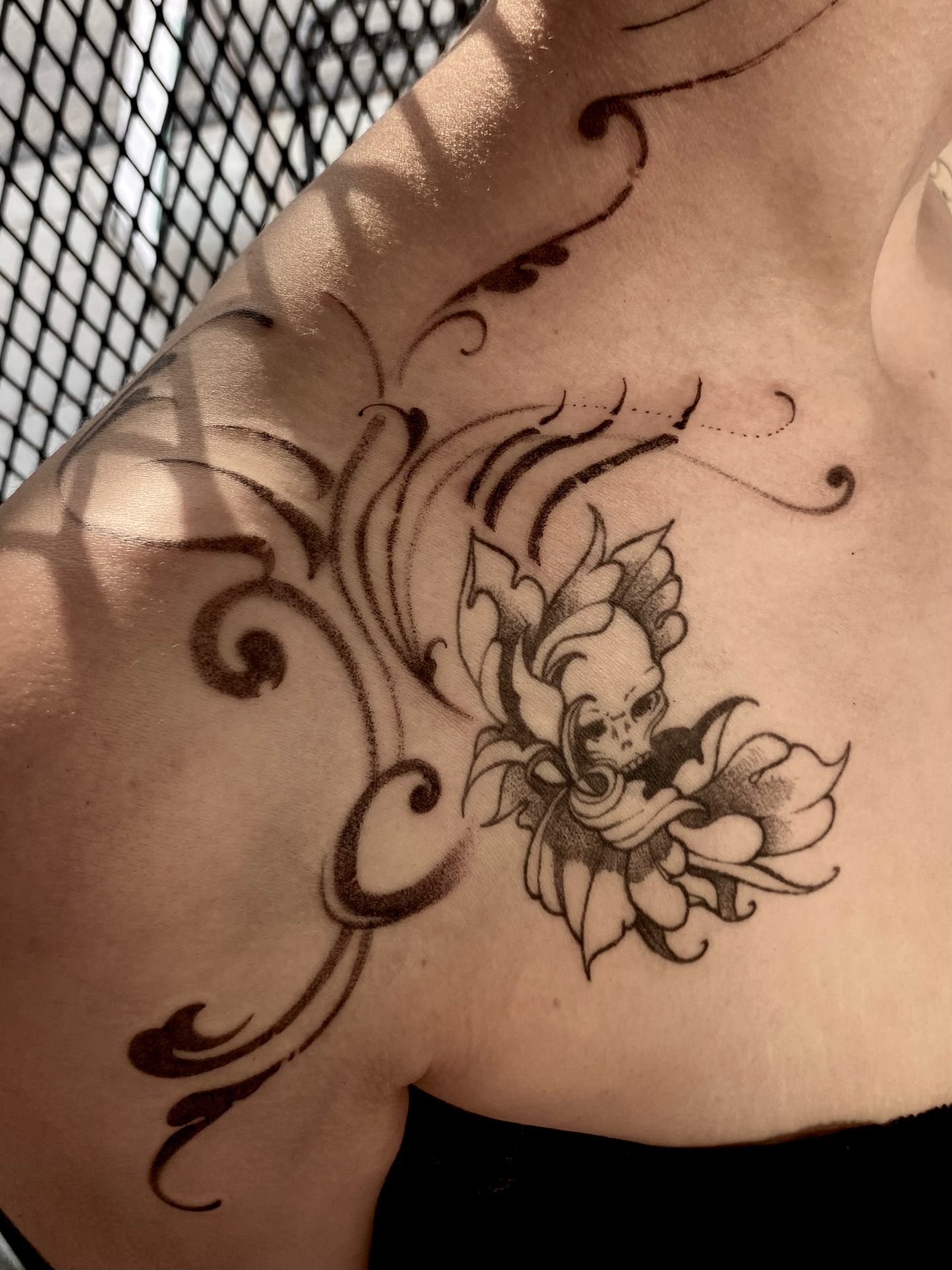 Tattoo by @pukeonmemilo — black_and_grey
