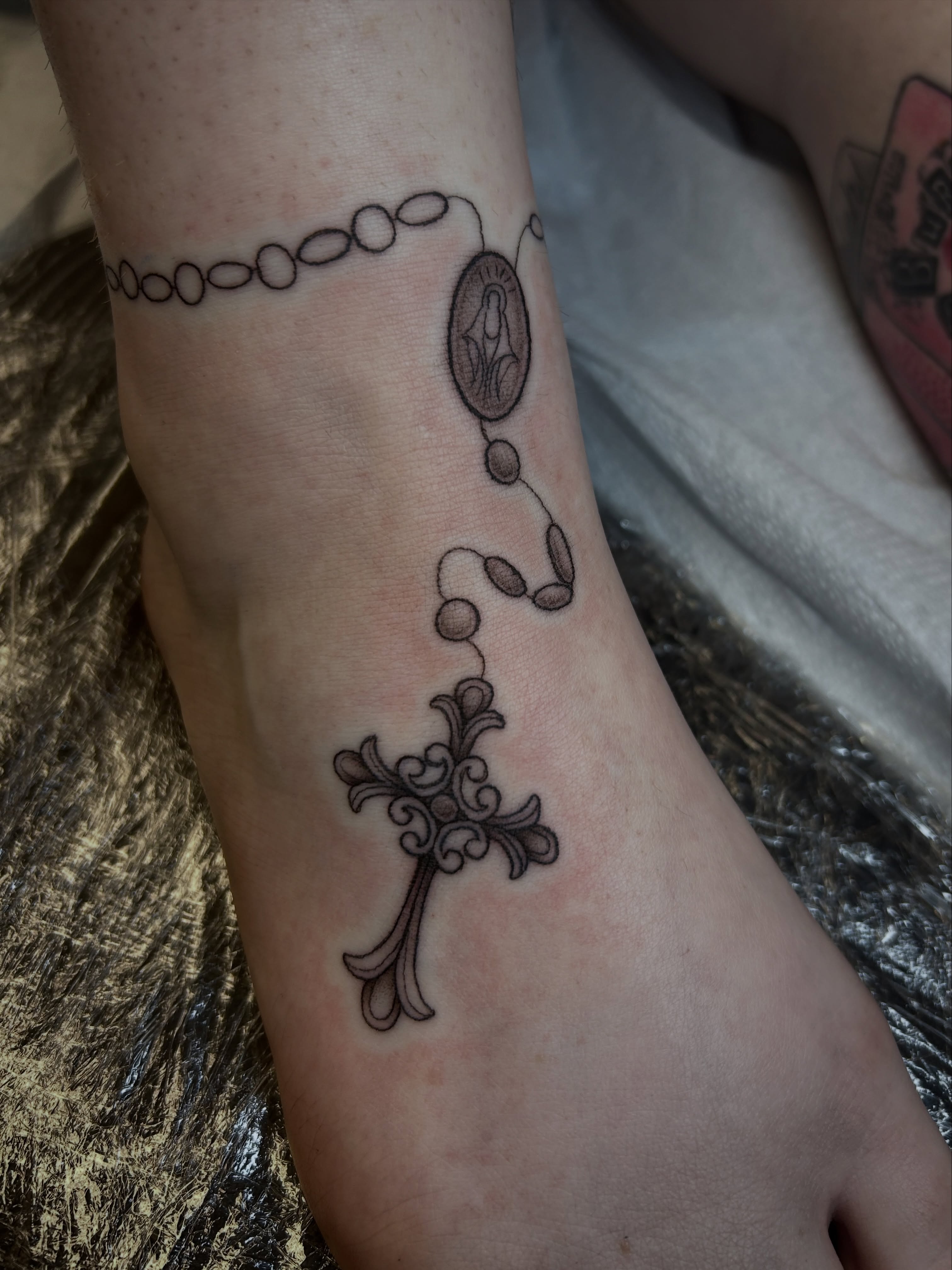 Tattoo by @midwestcrybaby — black_and_grey