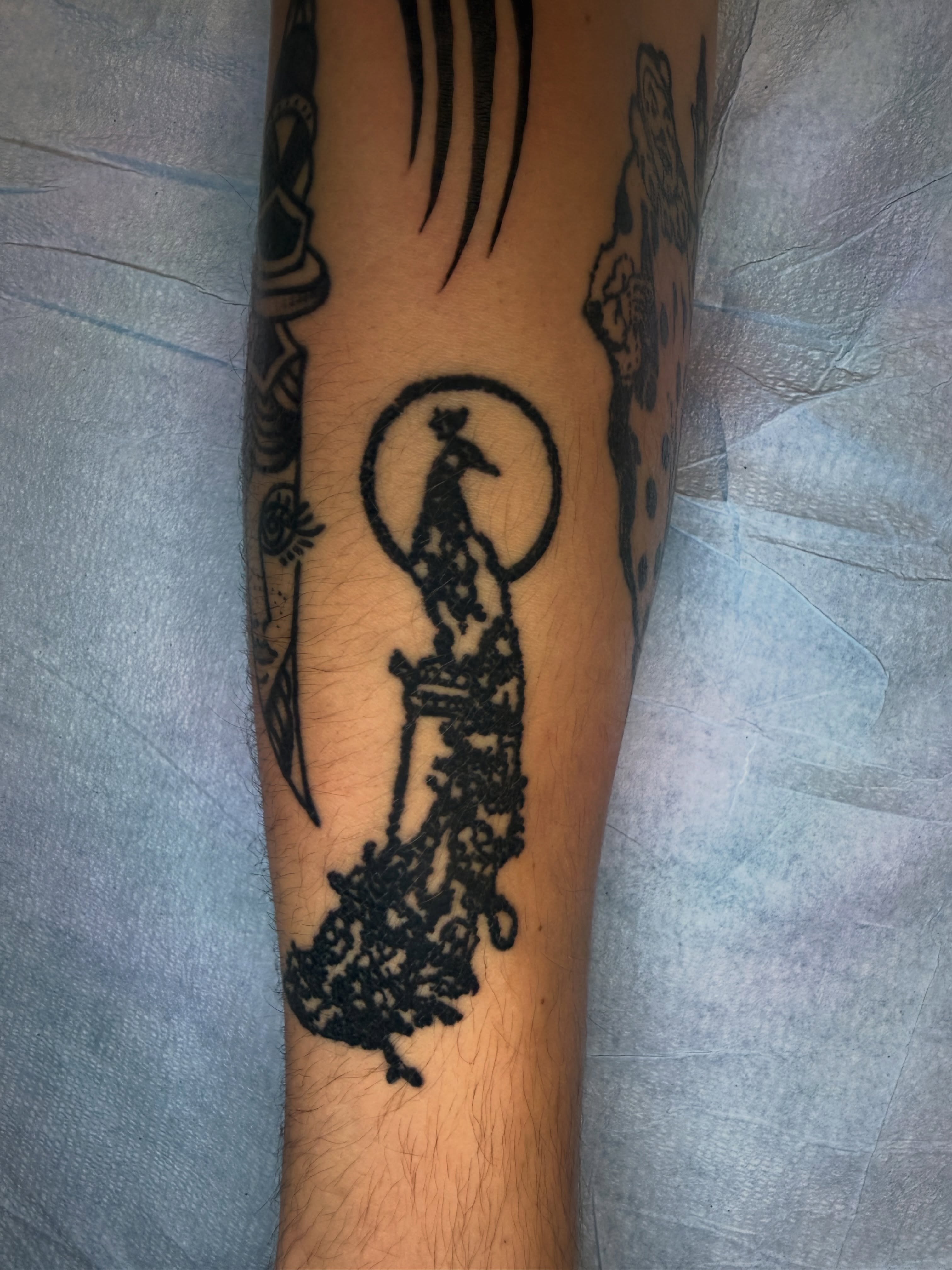 Tattoo by @noahvincenttattoo β black_and_grey