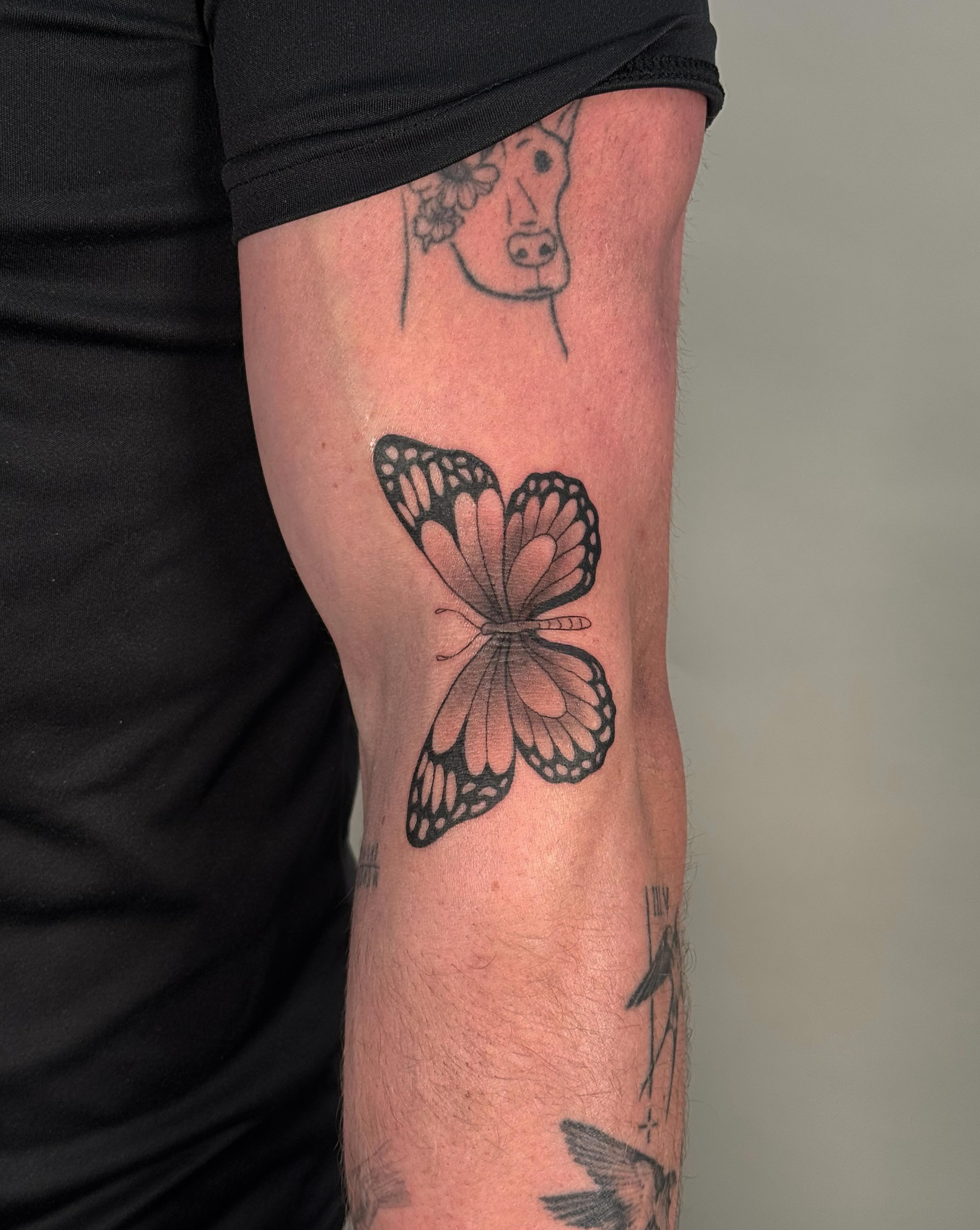 Tattoo by @inkbyleah_ — black_and_grey