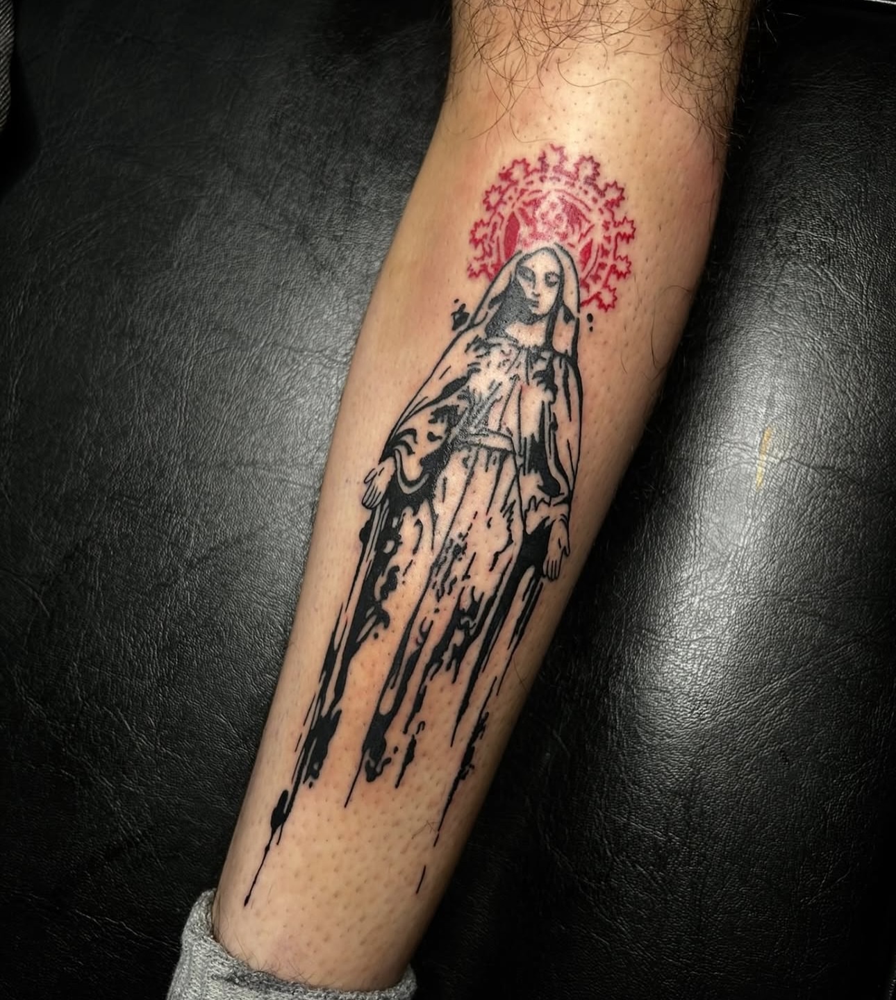 Tattoo by @kikicantdraw โ black_and_grey