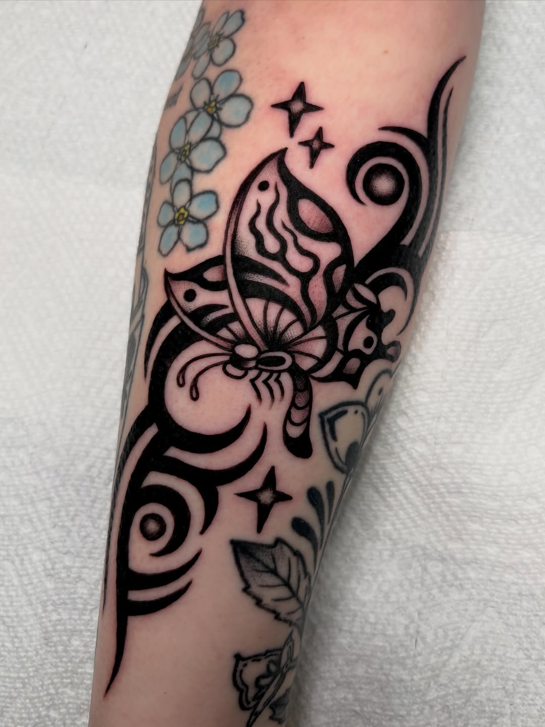 Tattoo by @lallysee — tribal, blackwork