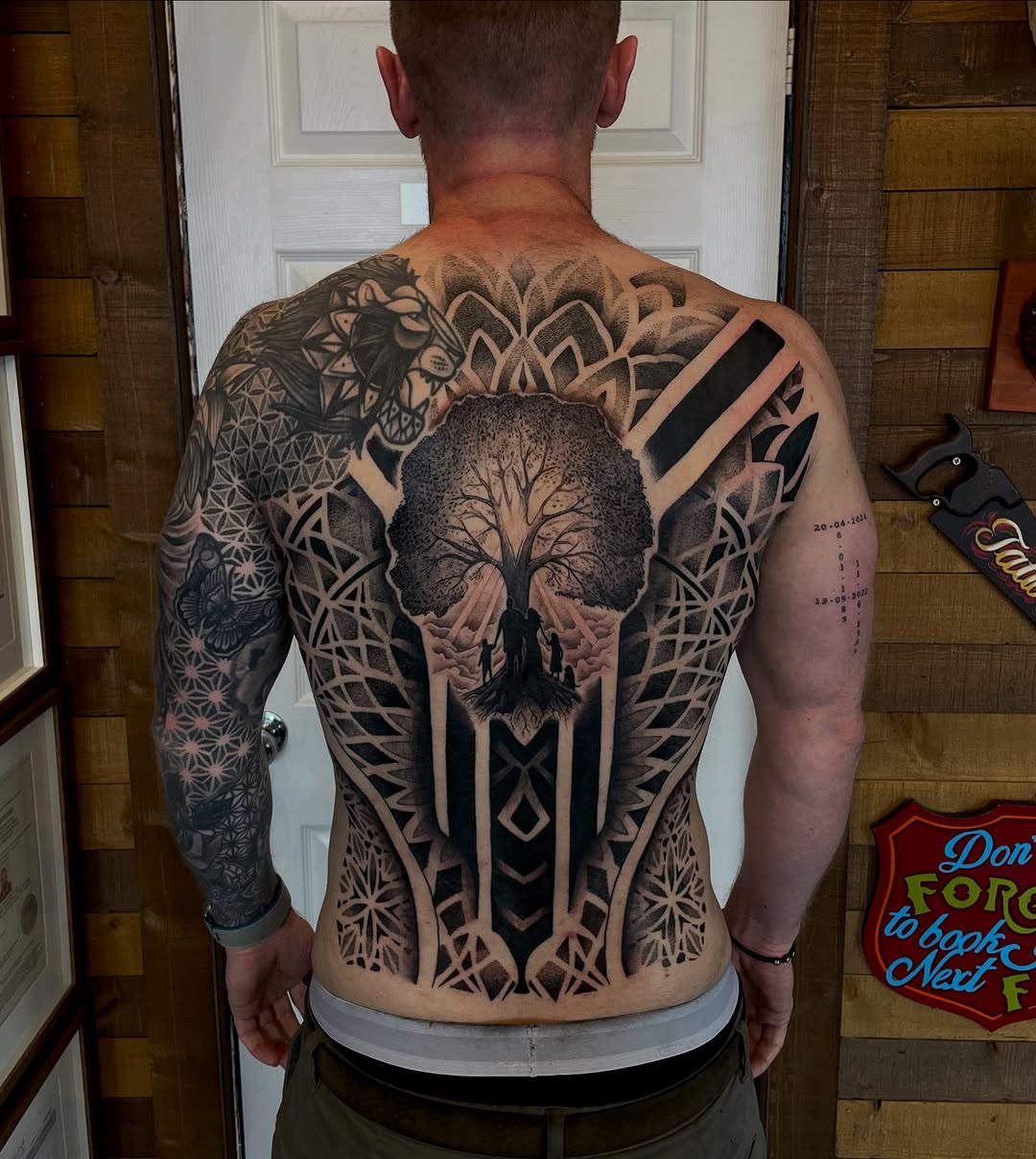 Tattoo by @doingadraw — geometric, black_and_grey