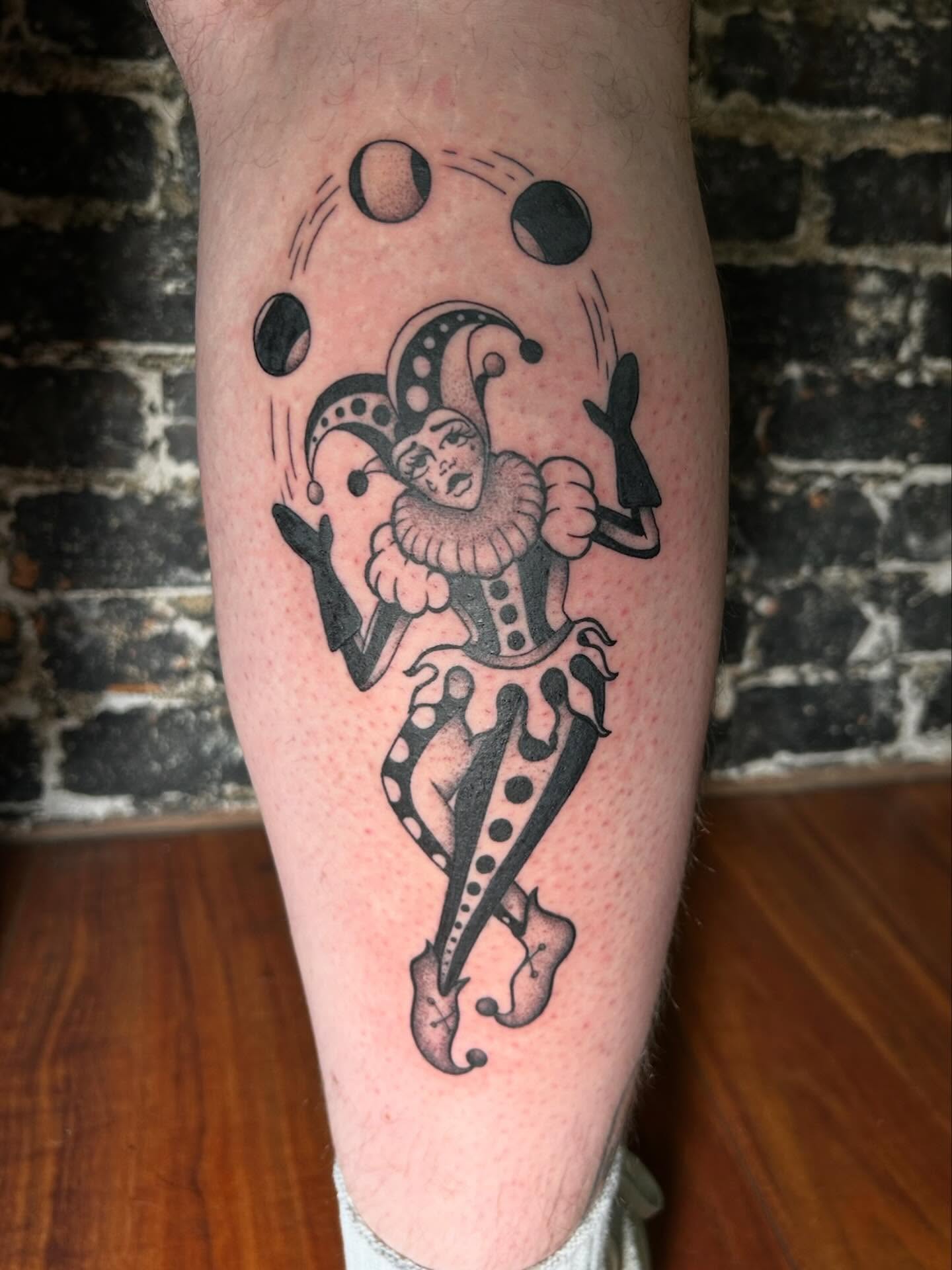 Tattoo by @kikicantdraw โ black_and_grey
