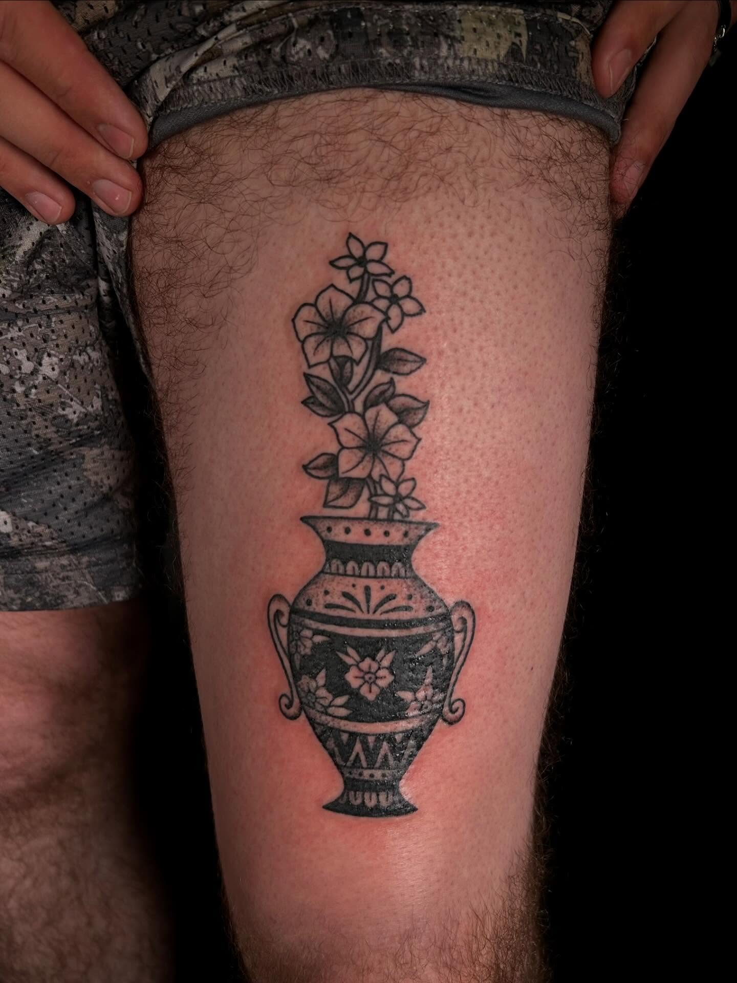 Vase with flowers dotwork tattoo on the thigh by 🇲🇽 Kiki