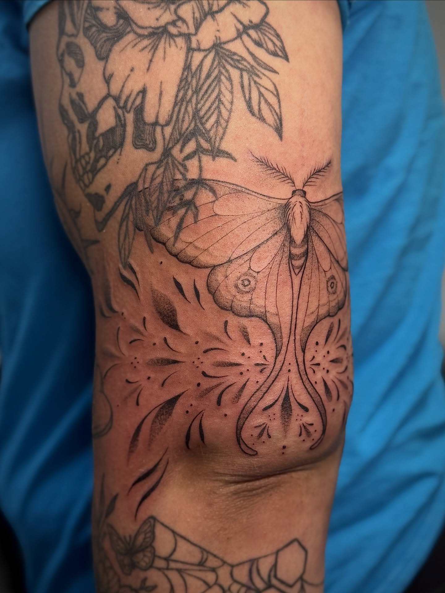 Butterfly and flowers dotwork tattoo on the forearm by 𝐀𝐝𝐫𝐢𝐞𝐥 𝐓𝐢𝐧𝐤𝐥𝐞𝐧𝐛𝐞𝐫𝐠 ⏾, Denison, Iowa