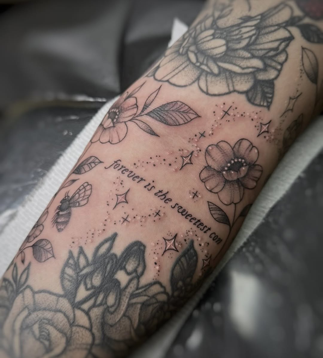 Tattoo by @joanadianetattoos β lettering_script, fine_line