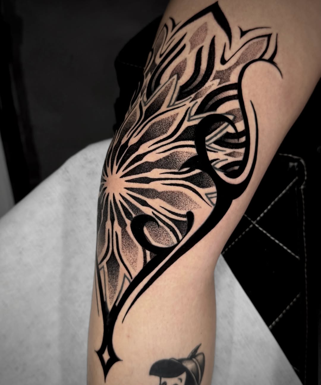Tattoo by @tivengomez — dotwork, tribal