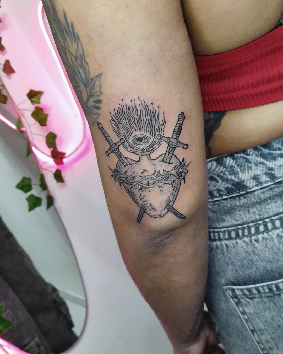 Tattoo by @wesleyfdm โ black_and_grey