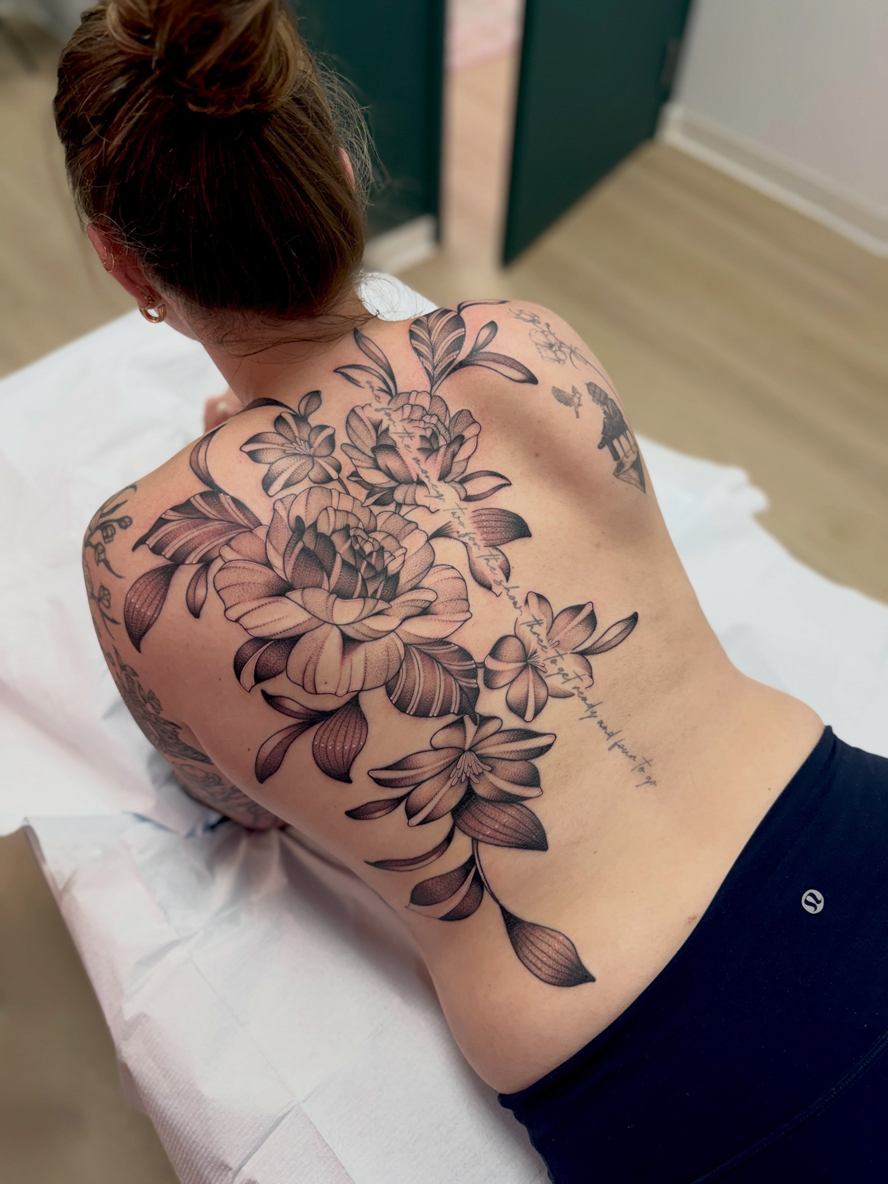 Tattoo by @lilindigotattoo โ black_and_grey