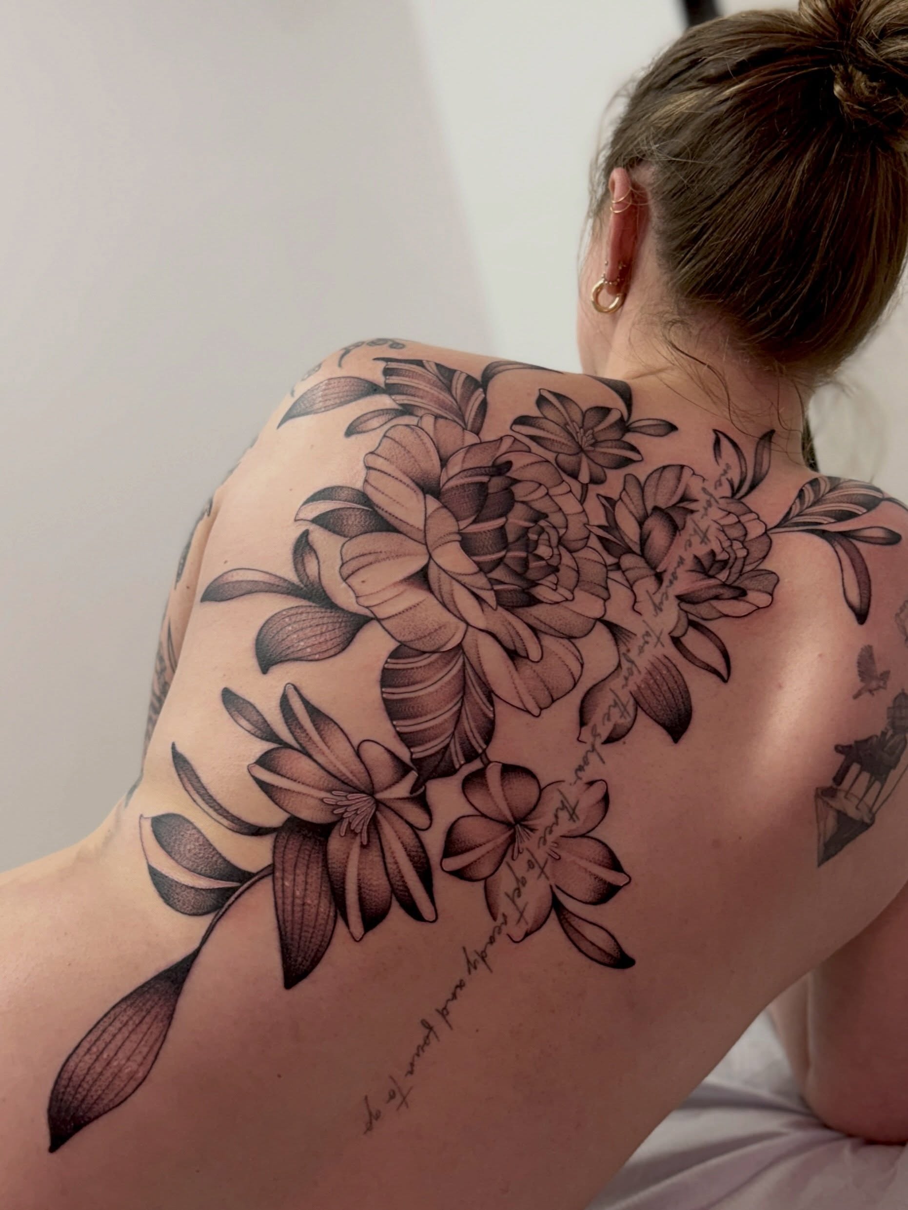 Tattoo by @lilindigotattoo โ black_and_grey