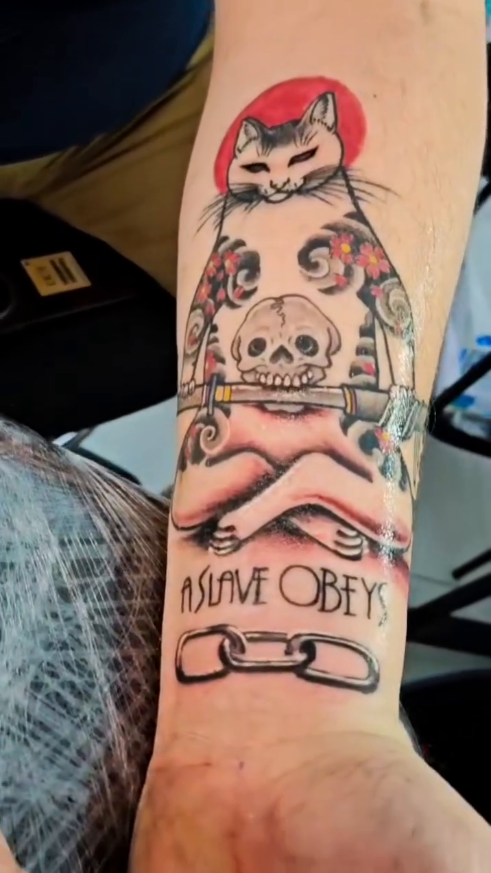 Cat, skull, chains, text neo-traditional tattoo by Aguascali Firme
