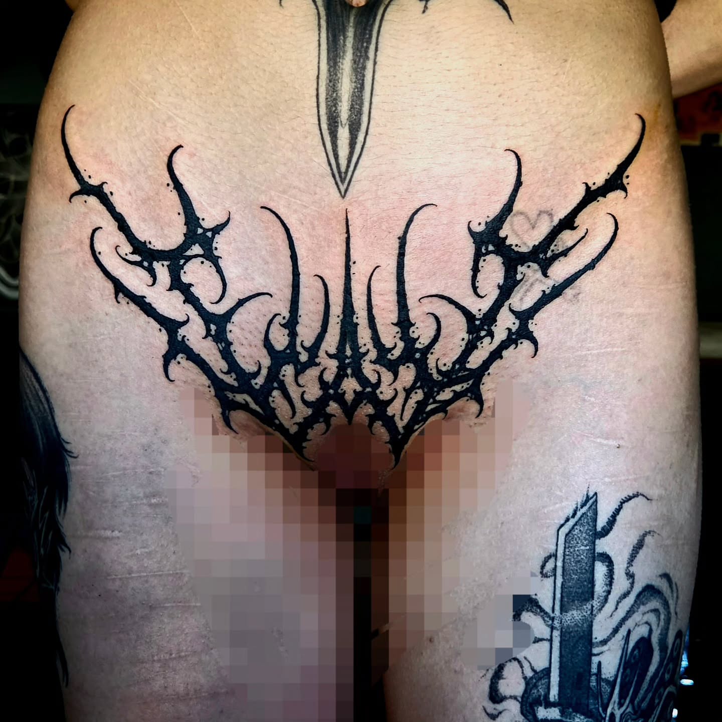 Spine tattoo black and grey tattoo on the back by @hellscribe