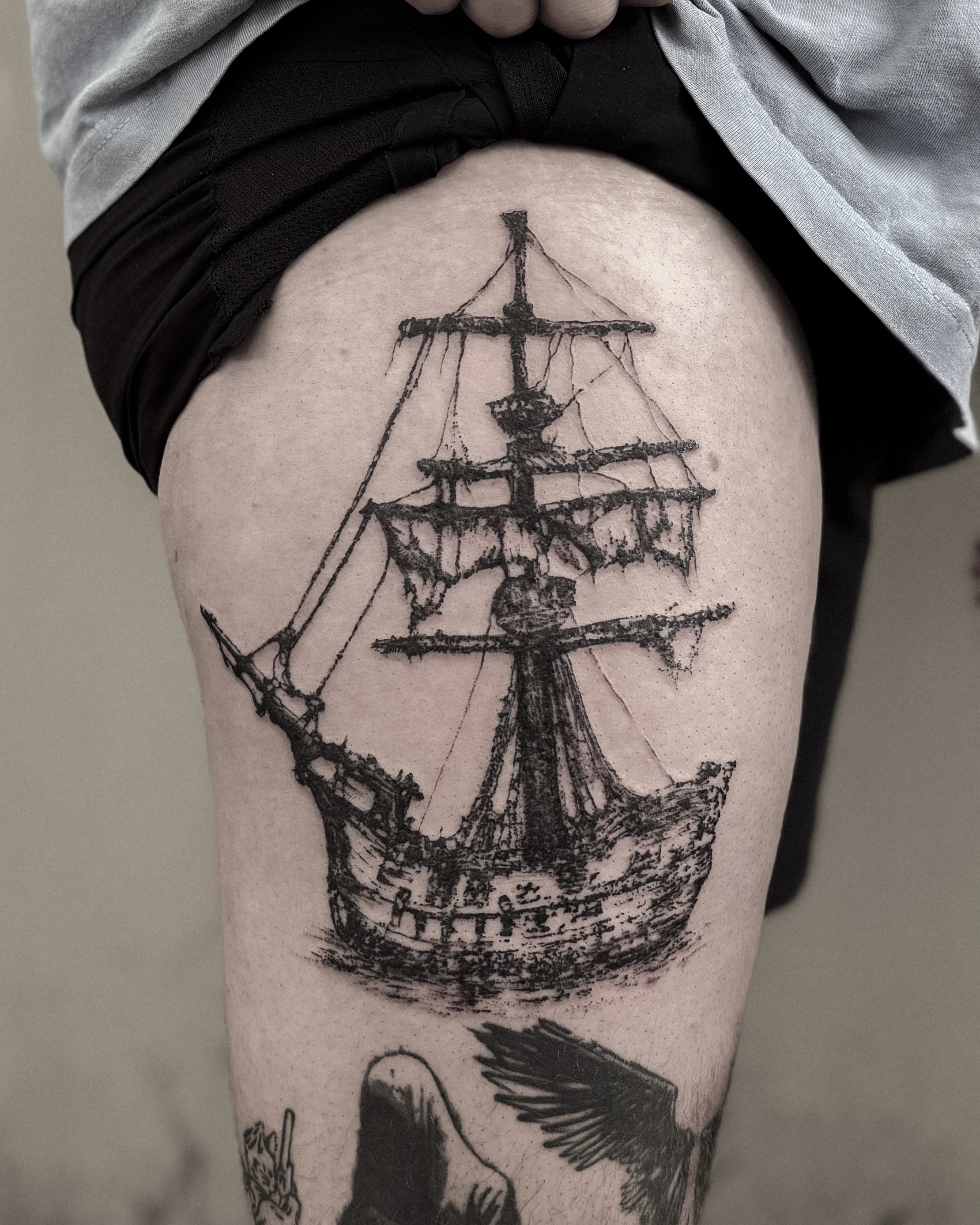 Ship black and grey tattoo on the thigh by ąʑཞąıą ཞąıŋ