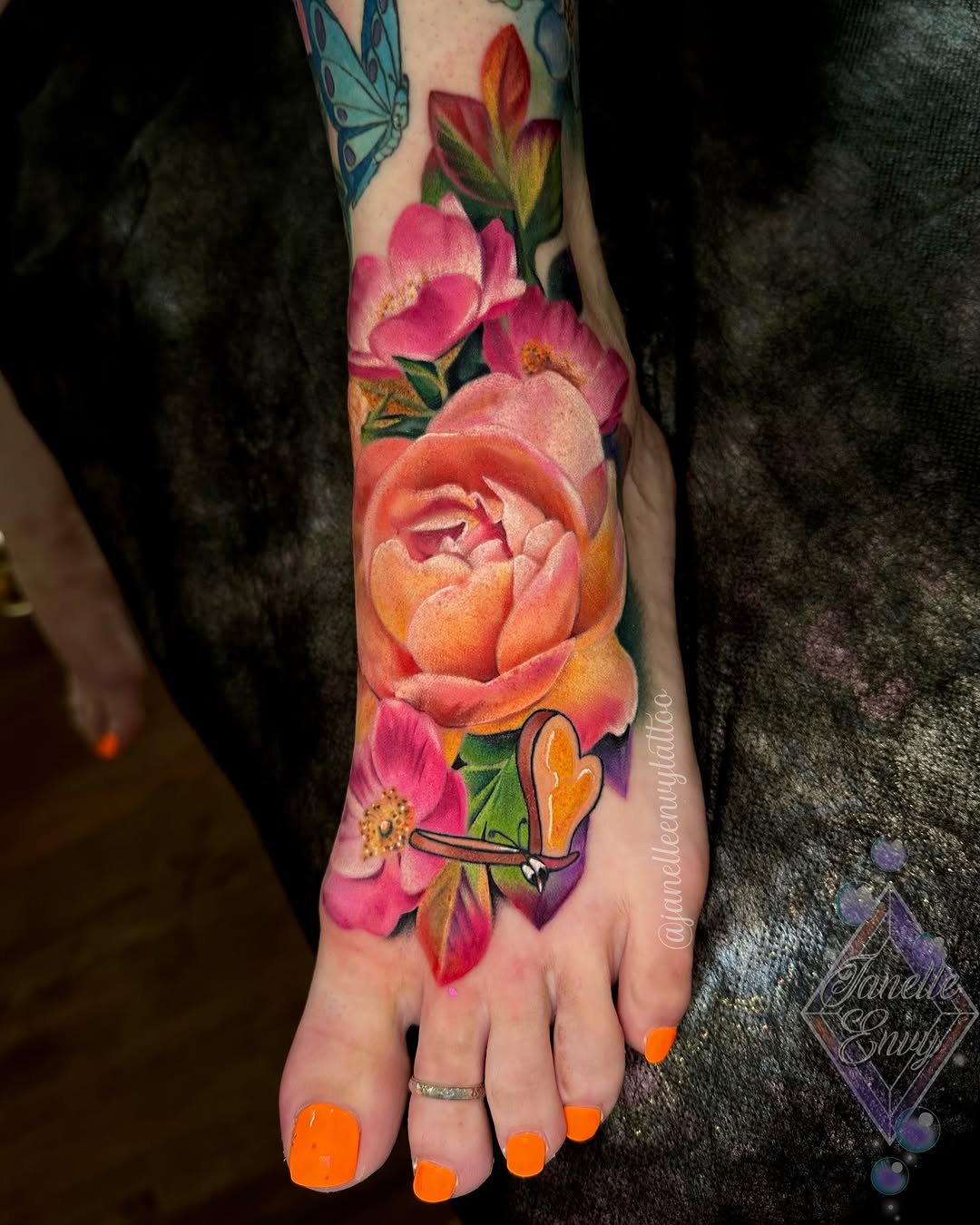 Tattoo by @janelleenvytattoo — realism, fine_line
