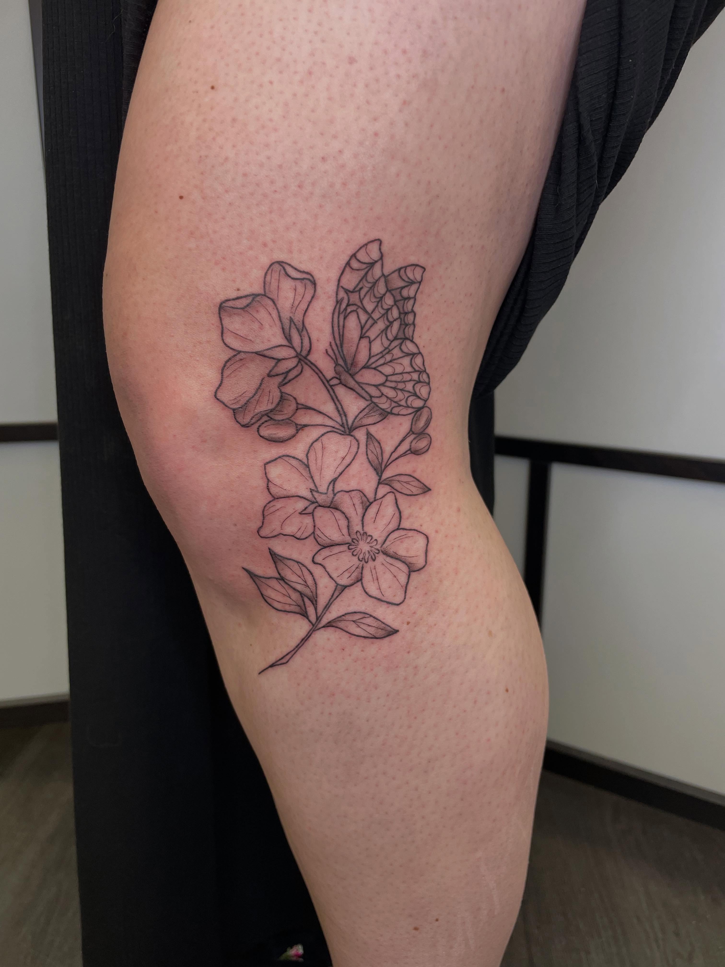 Tattoo by @gelclarktattoos — black_and_grey