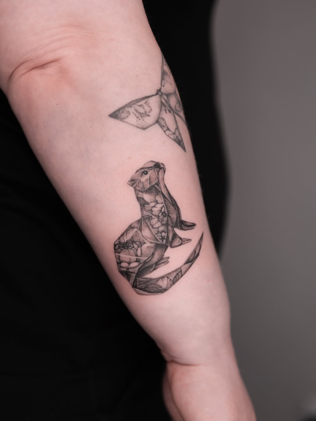 Tattoo by @alinasovina.tattooing — black_and_grey, geometric
