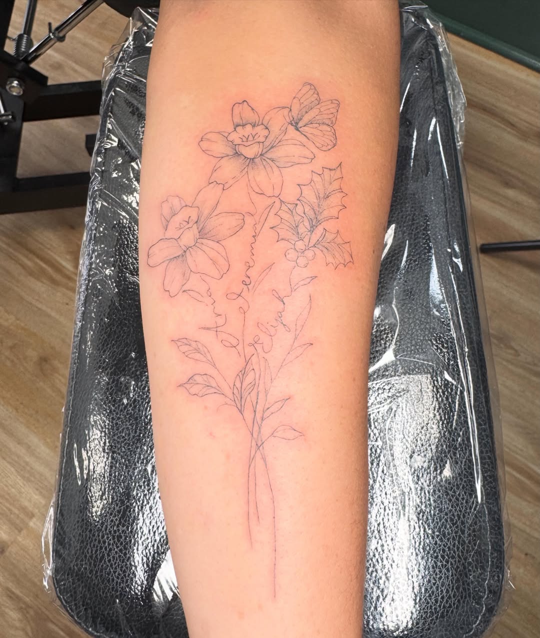 Tattoo by @savageshenise β black_and_grey