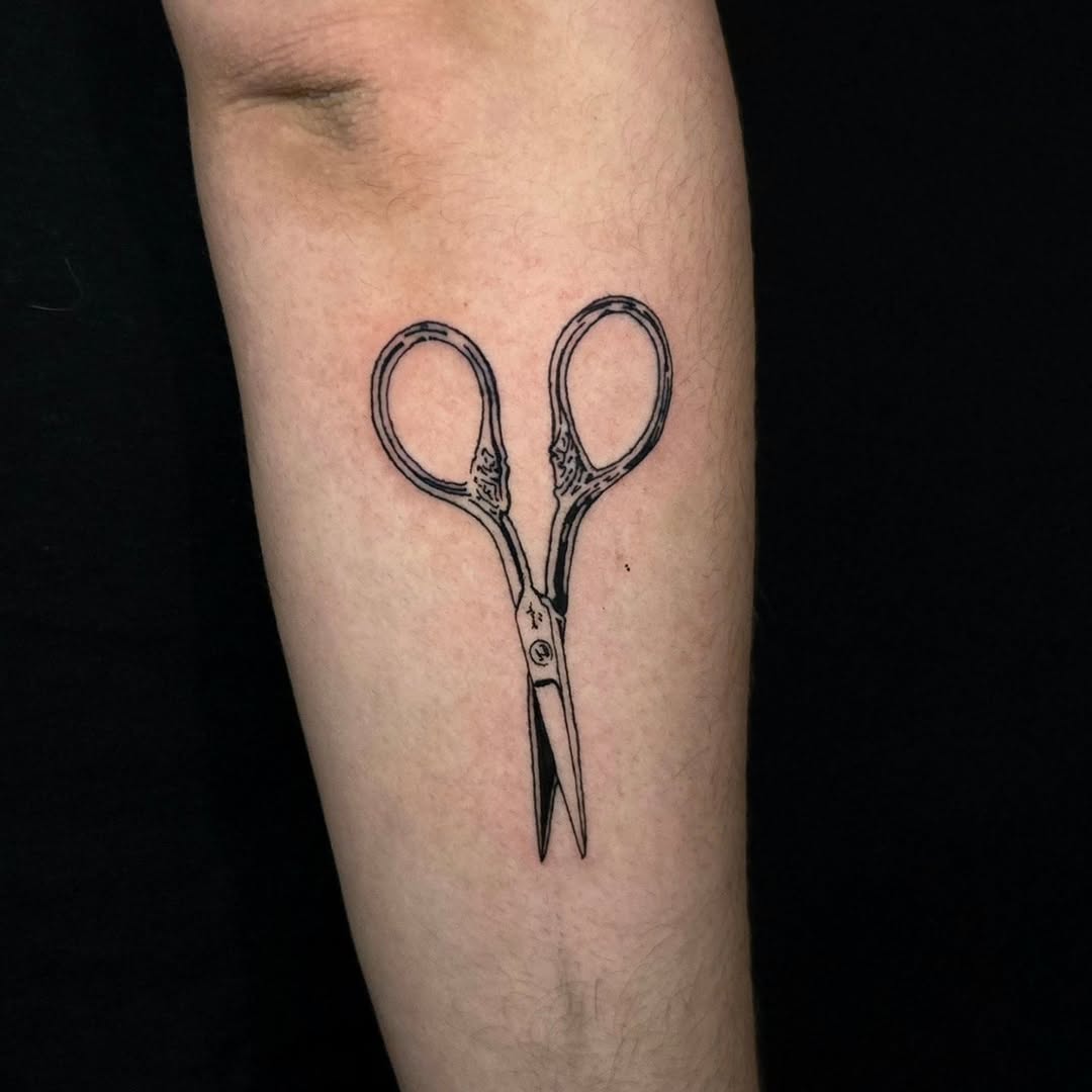 Tattoo by @pearthebeartattoo โ fine_line, black_and_grey