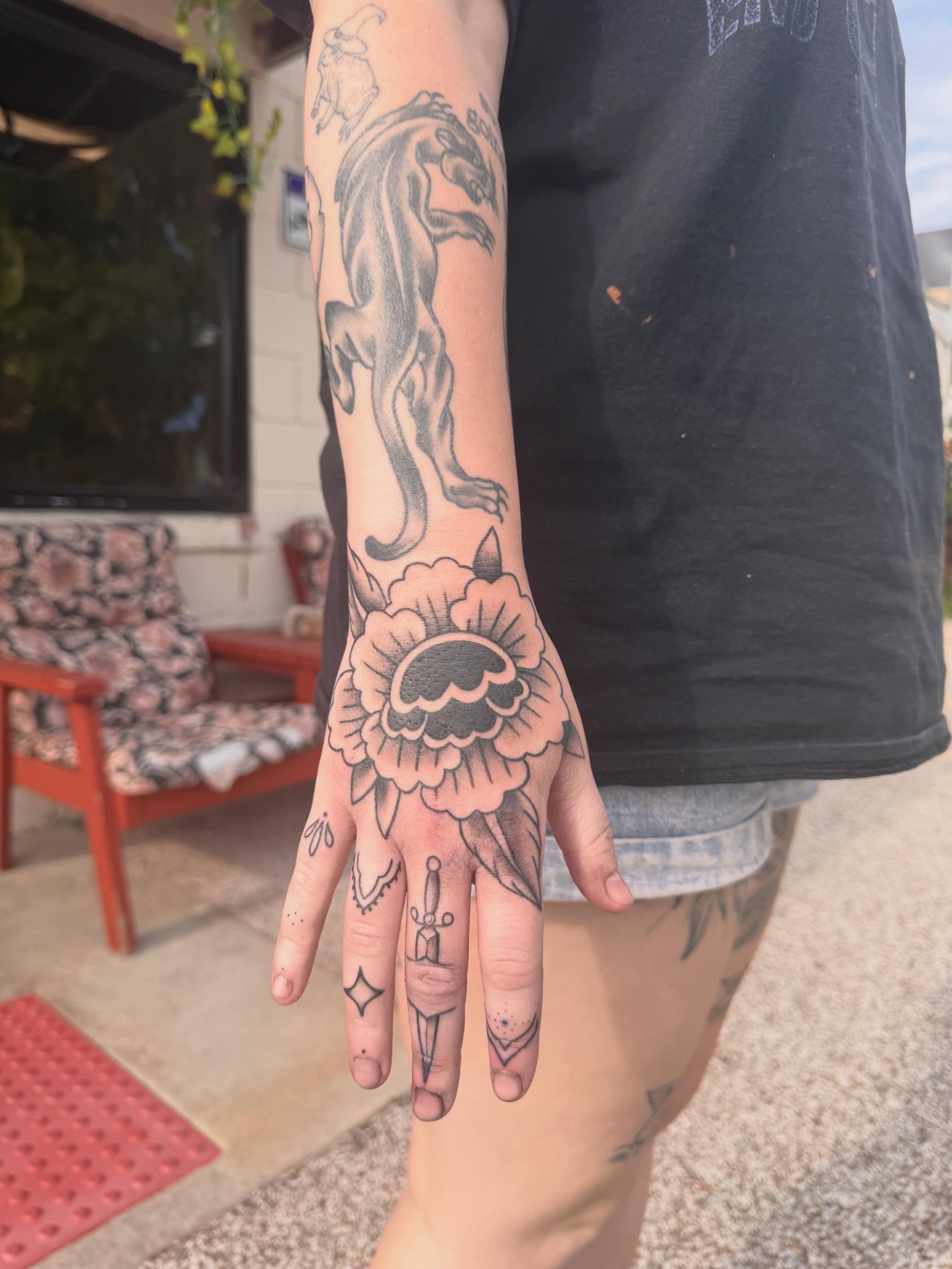 Tattoo by @annaainkk — american_traditional