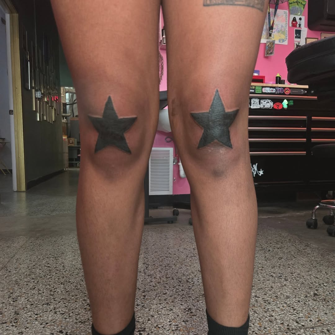 Tattoo by @bugpin7rl — blackwork