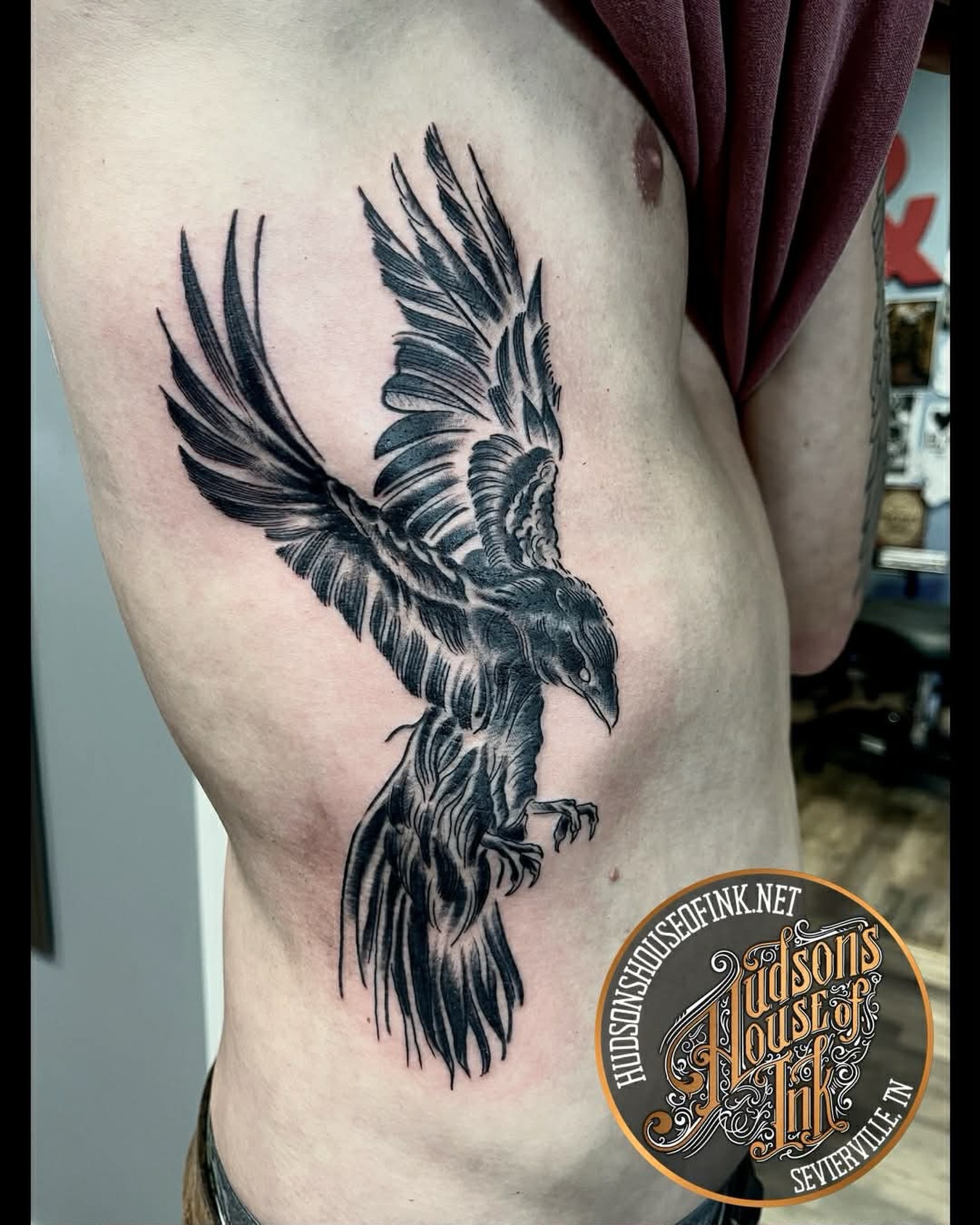 Crow realism tattoo on the ribs by @rayscott_tattoo