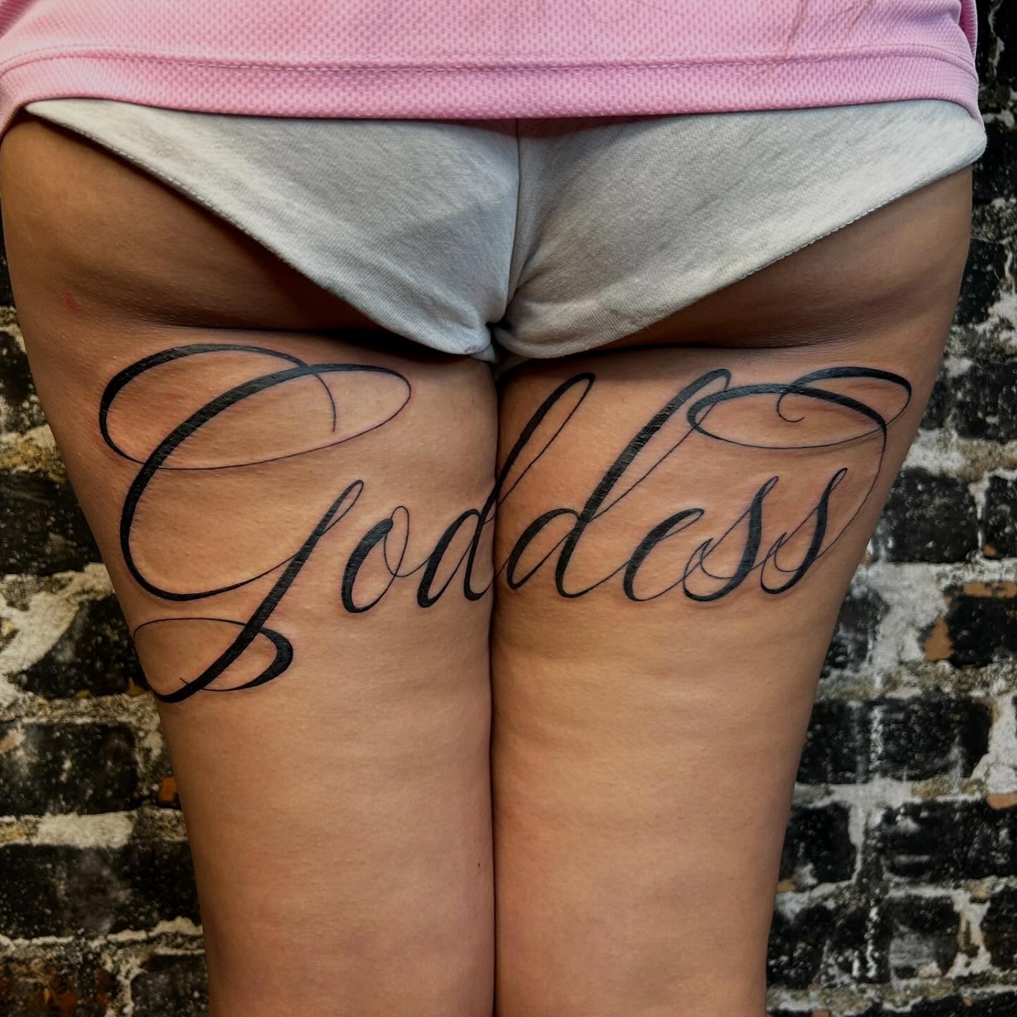 Goddess lettering script tattoo on the thigh by 🇲🇽 Kiki