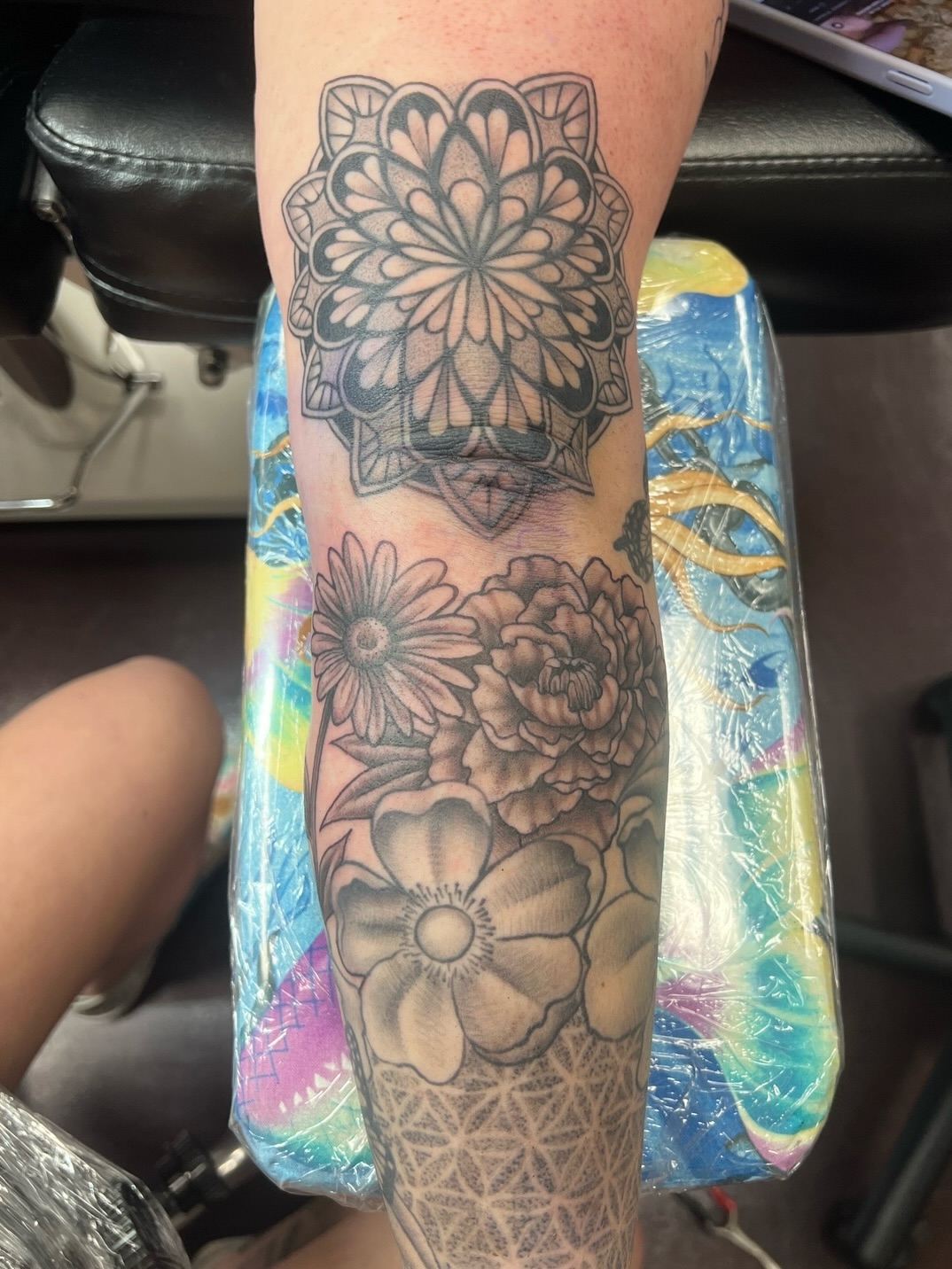 Tattoo by @lilylaurilatattoos — geometric, black_and_grey