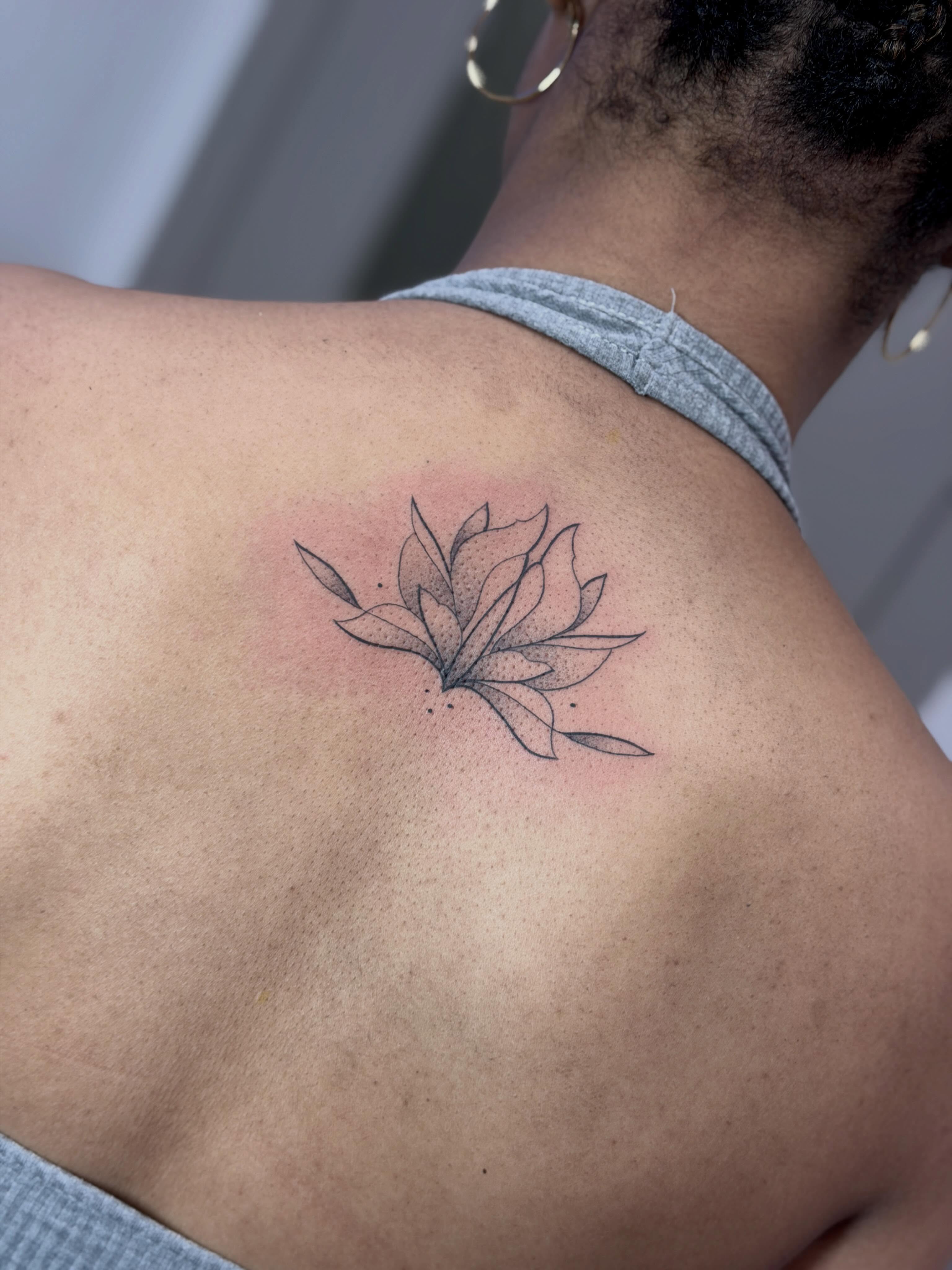Tattoo by @baka_notgonnahurtyou — dotwork
