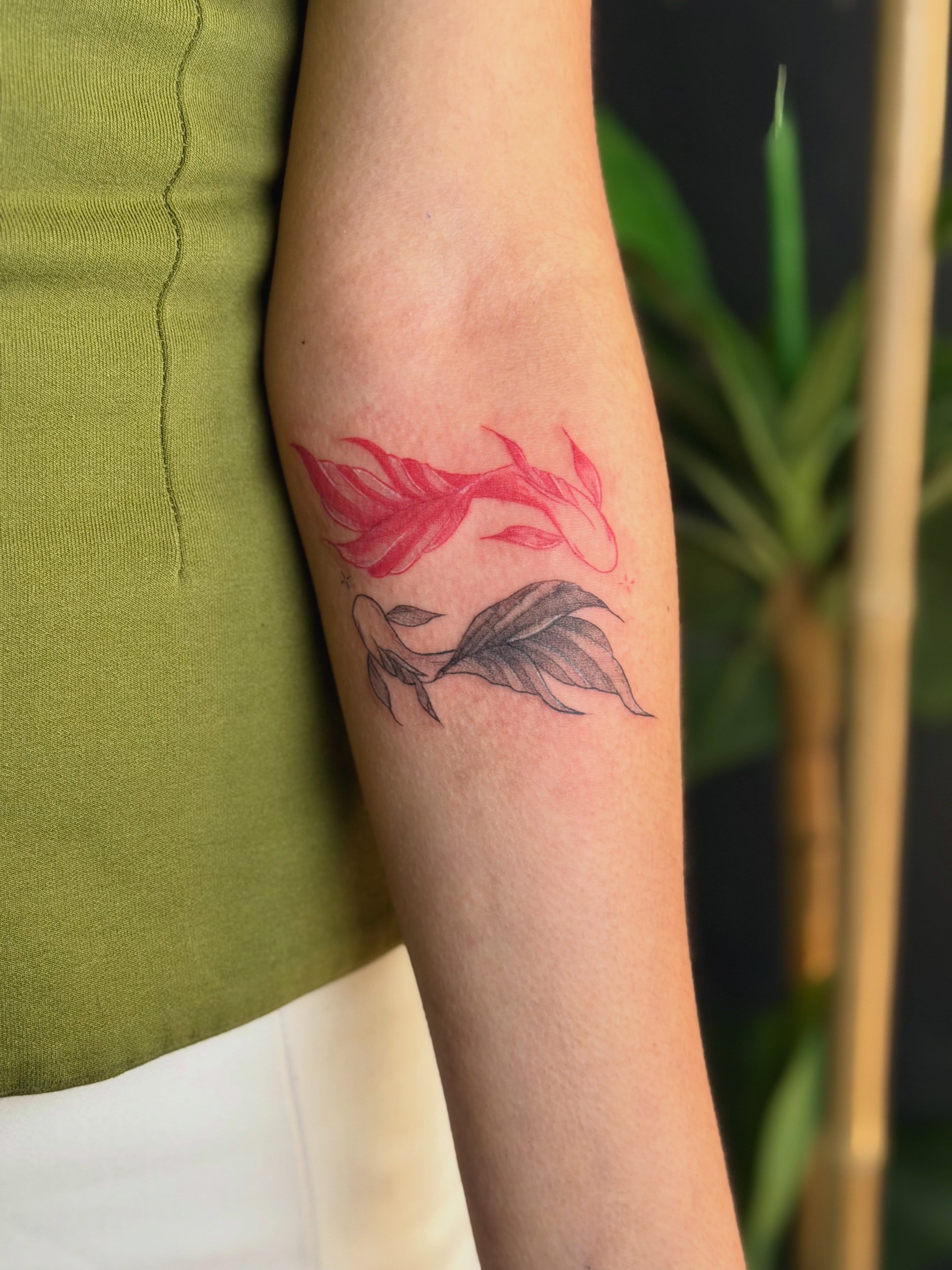 Tattoo by @yennyinktattoo β dotwork
