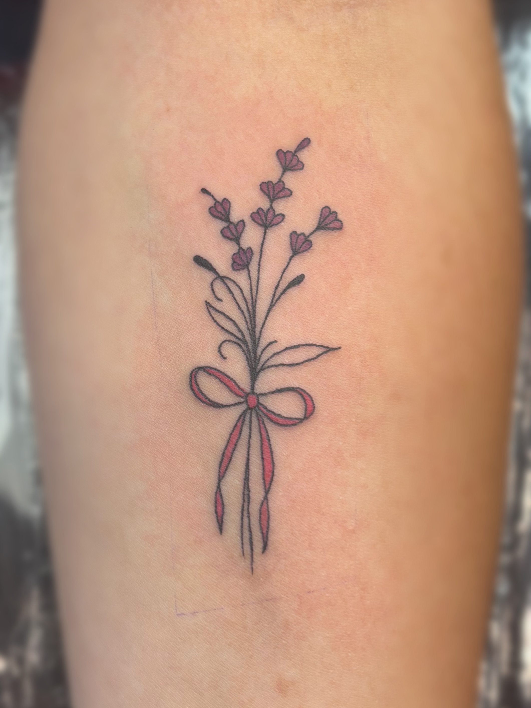 Tattoo by @satyrntattoos โ fine_line