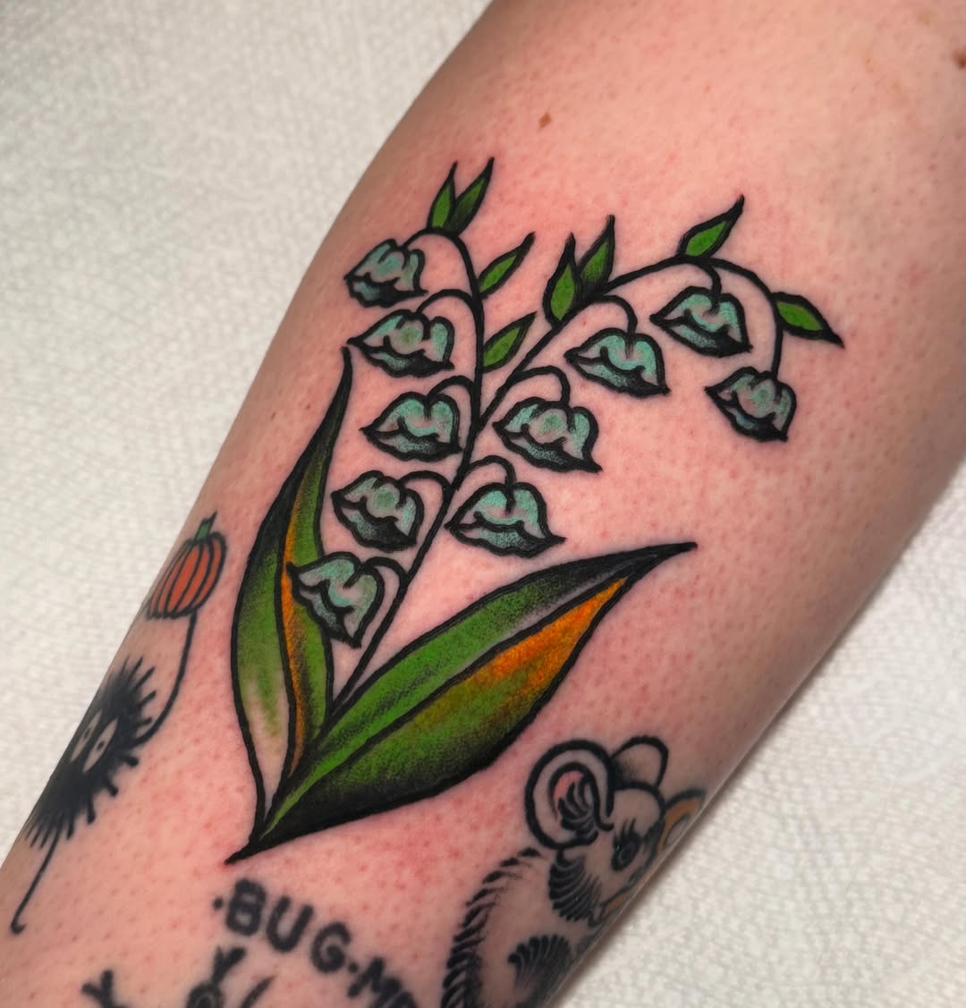 Tattoo by @lindsayloutat2 — american_traditional