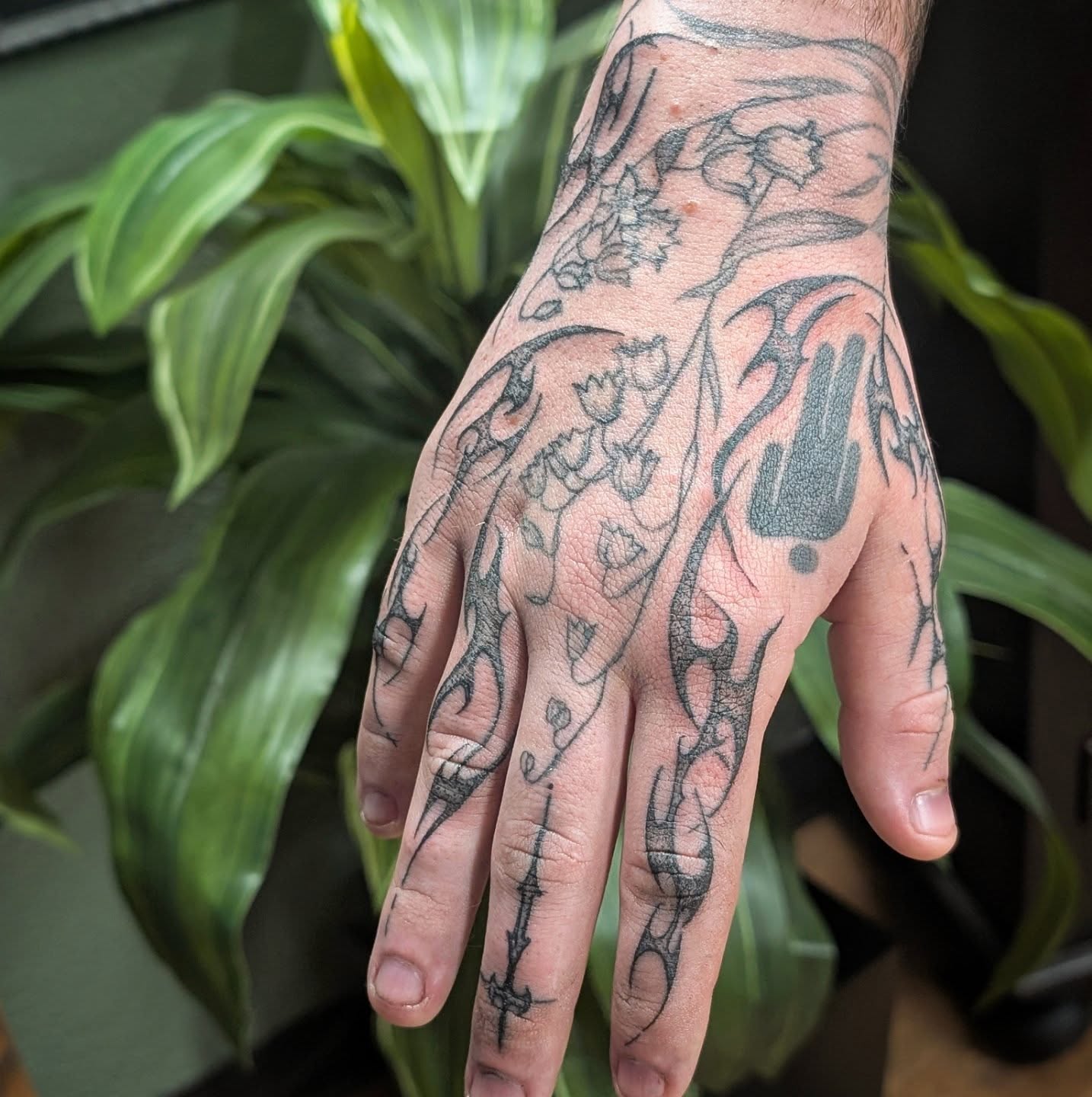 Tattoo by @teresarosetattoos โ black_and_grey