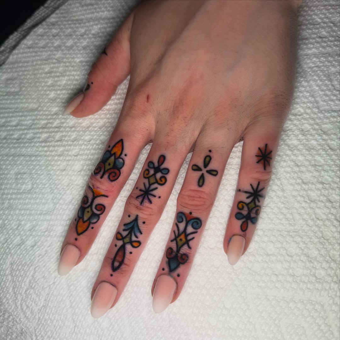 Tattoo by @freezedriedrainbow โ fine_line, ornamental