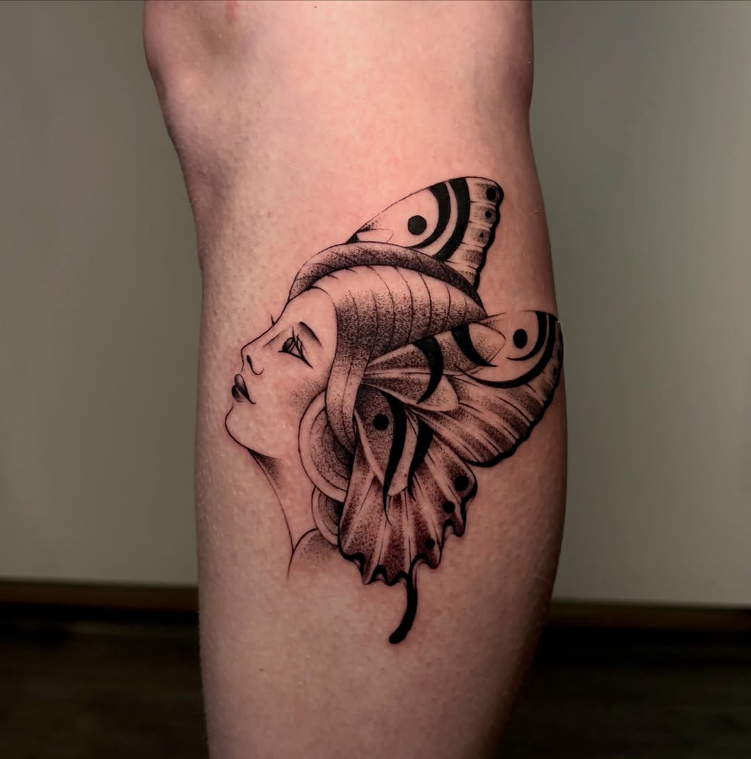 Tattoo by @aannamosity — black_and_grey, fine_line