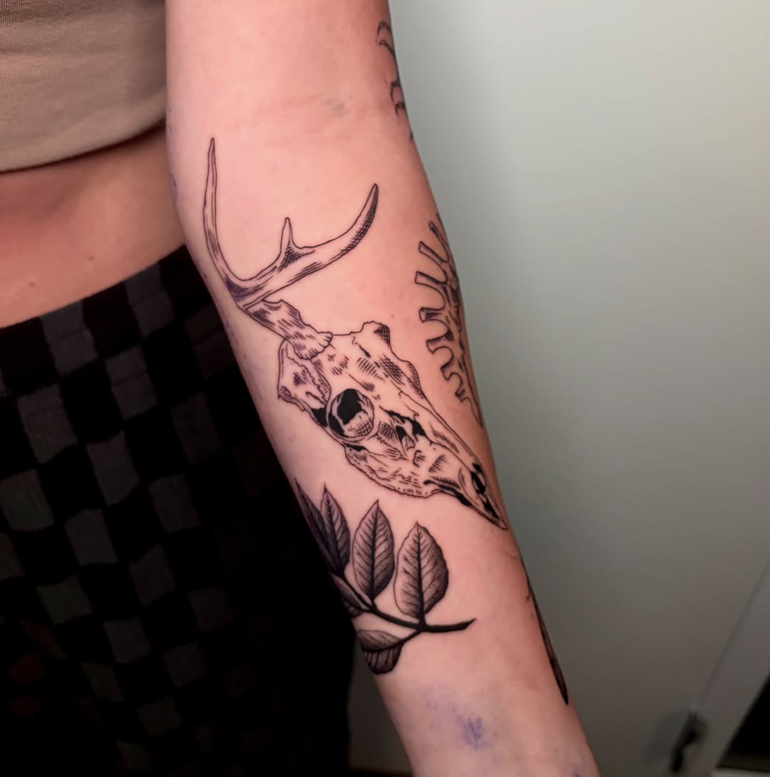 Tattoo by @aannamosity — black_and_grey, realism