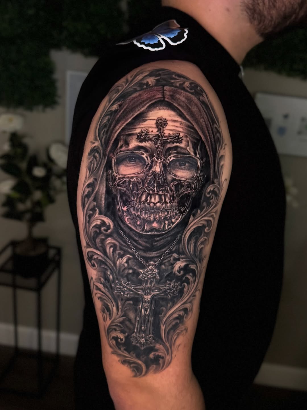 Skull with cross necklace realism tattoo on the shoulder by Hannah Marie ๐ฆ, Benbrook, Texas