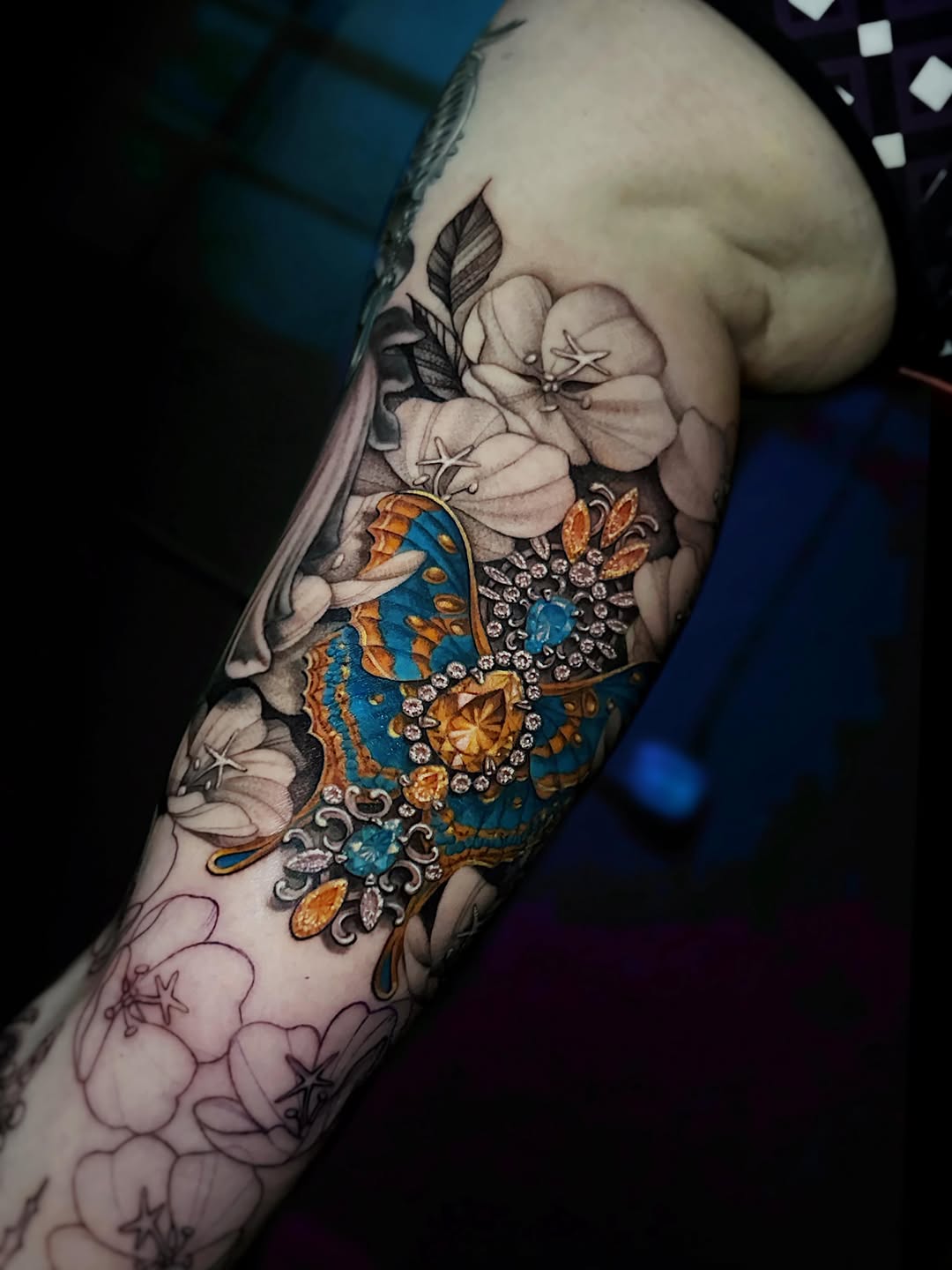 Tattoo by @amberstrangetattoos โ realism, ornamental