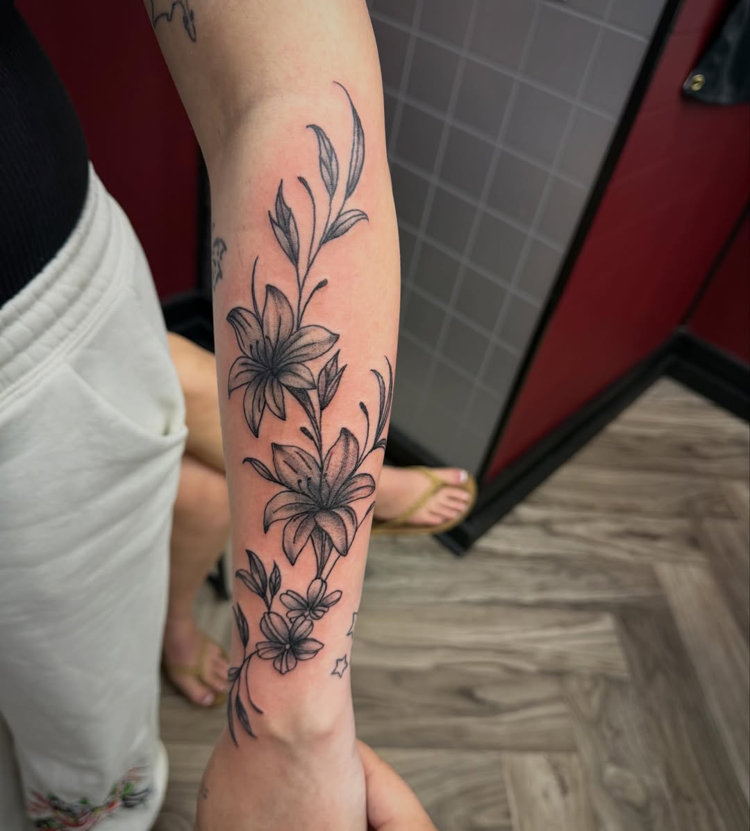 Tattoo by @alexandernichols916 — black_and_grey