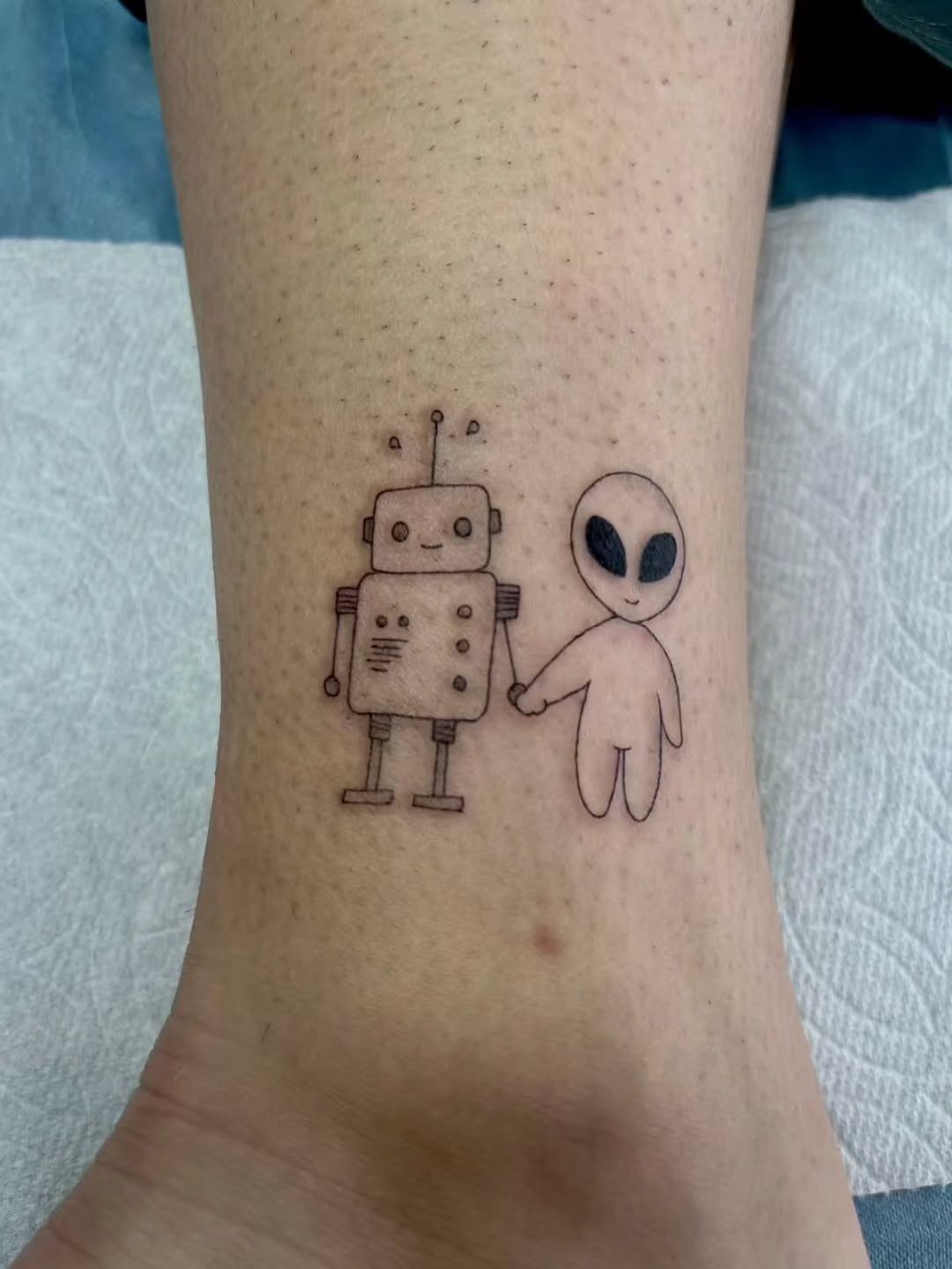 Tattoo by @kite.tattoo_amber — ignorant, fine_line