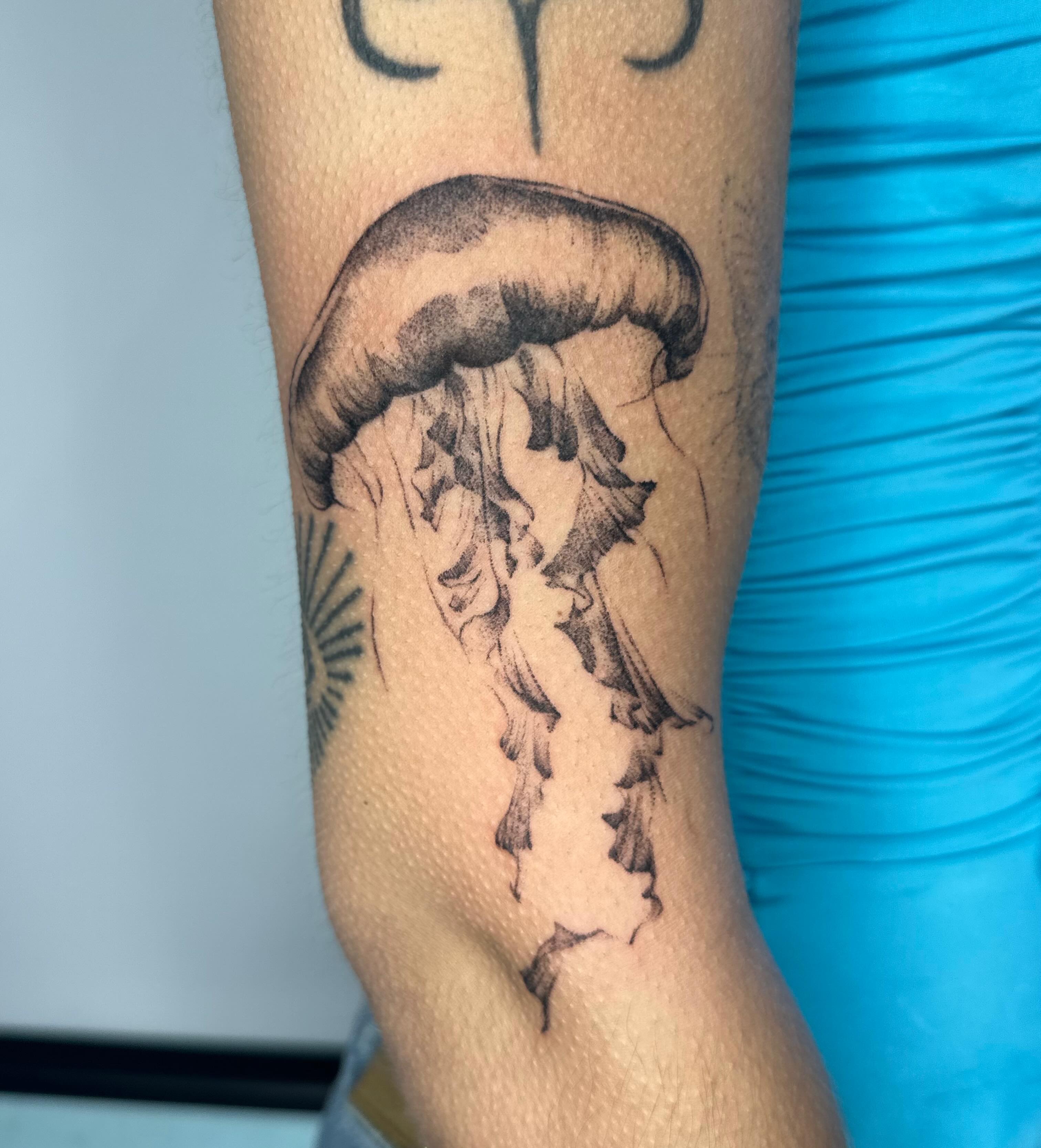 Jellyfish dotwork tattoo on the forearm by edie ☆ kansas tattoo artist, Lawrence, Kansas
