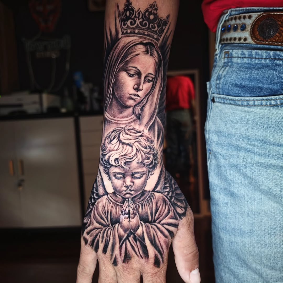 Tattoo by @giron21_tattoo — realism, black_and_grey